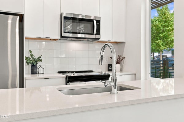 521 N MANGUM ST APT 11, DURHAM, NC 27701 - Image e6b7aabfa8fd7a4229f15971c20fb30a/2330285680