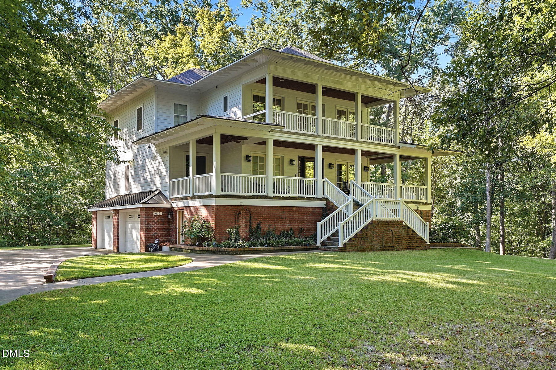 415 River Bluff Drive N