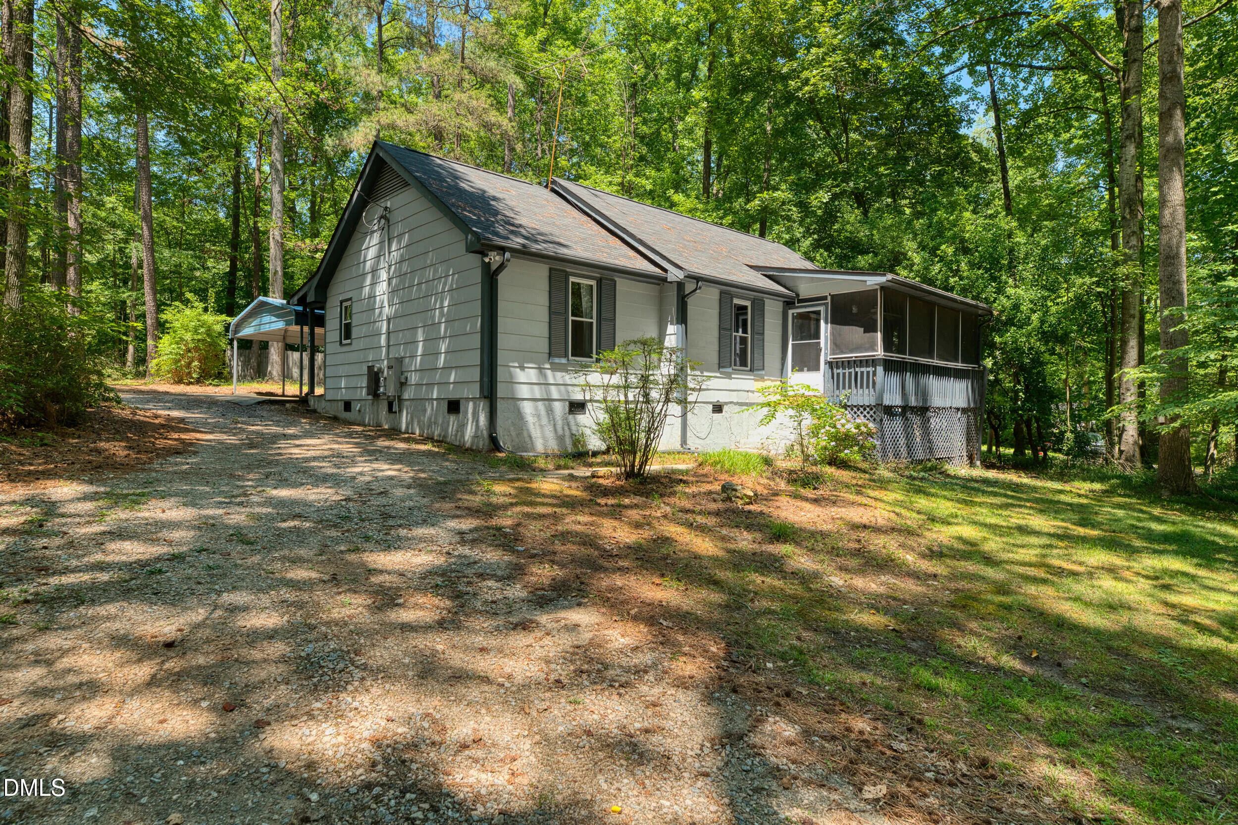 956 Holden Road
