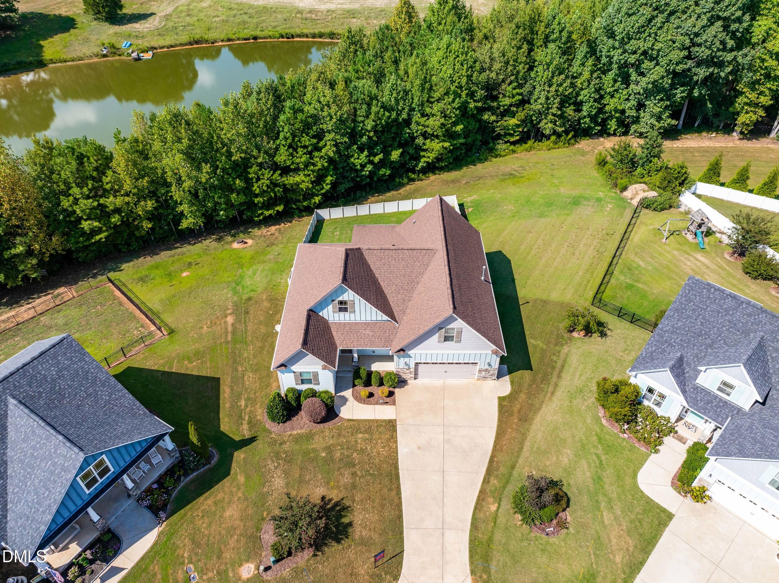 210 Birdo Pt Way