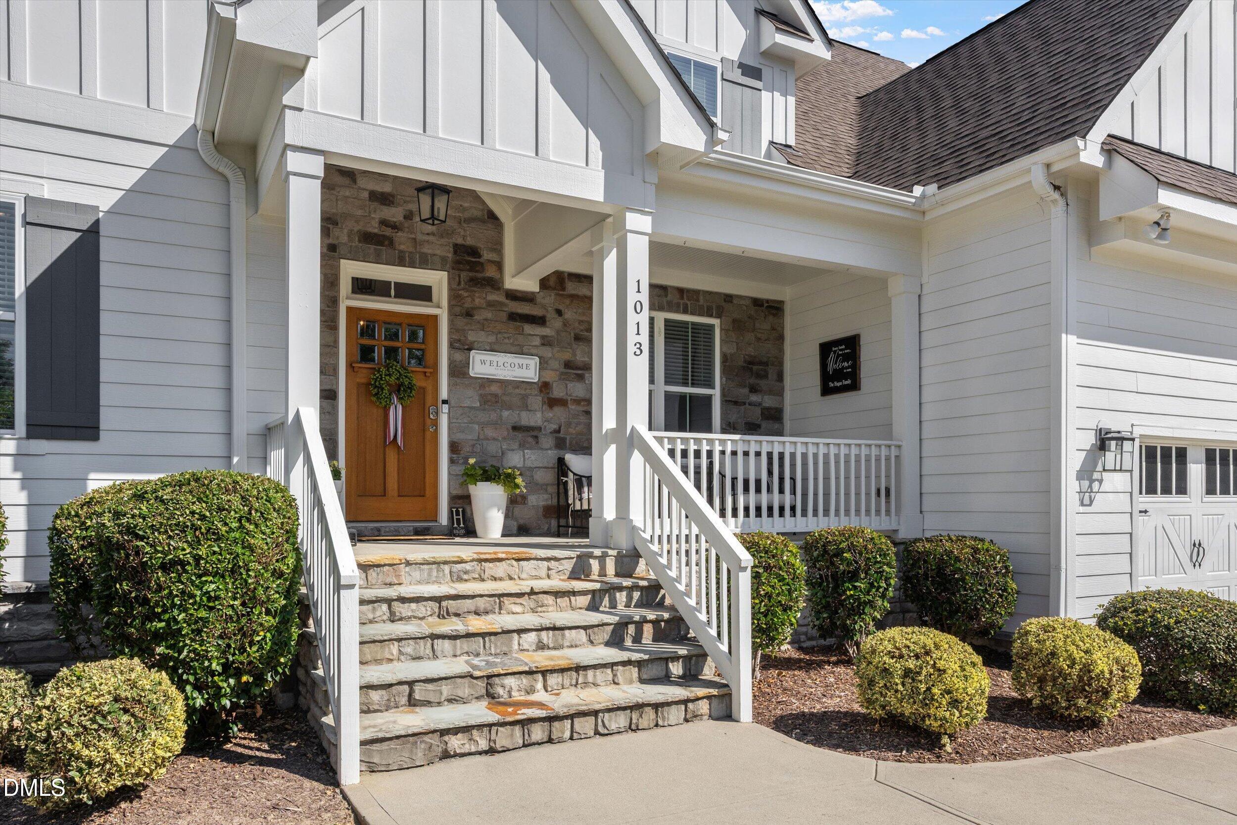 1013 Goldfinch Nest Court