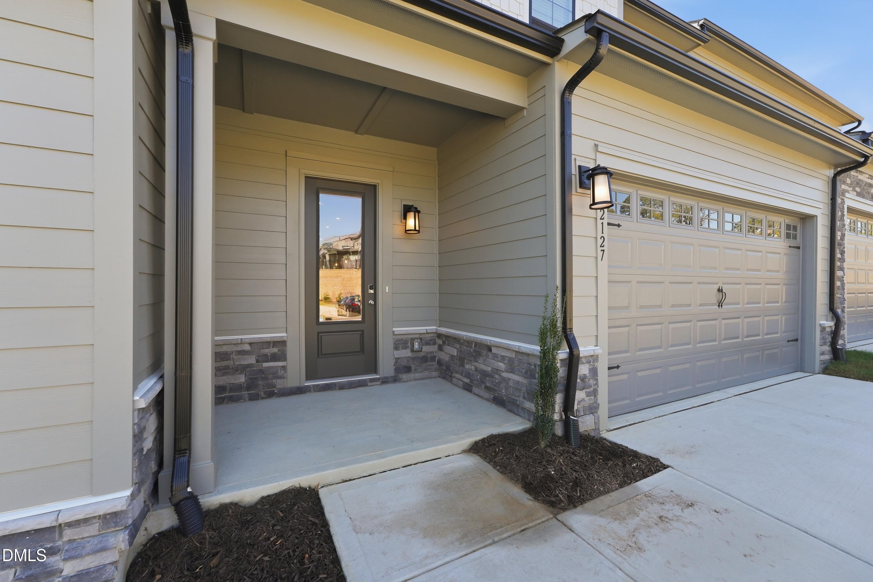 2127 Barrier Rdg Way