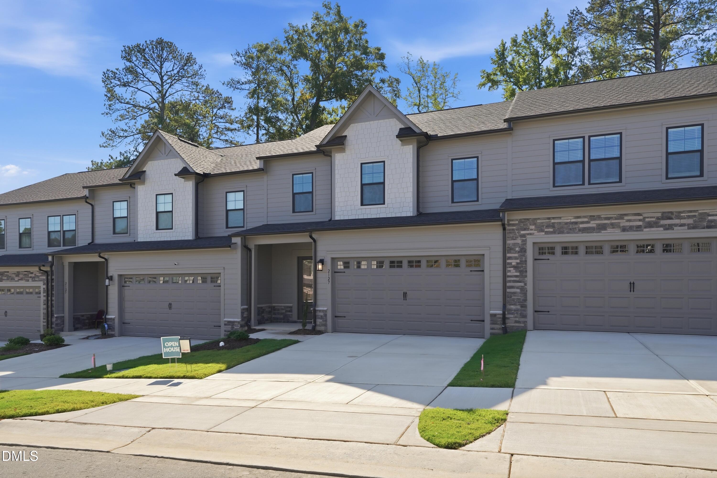 2127 Barrier Rdg Way