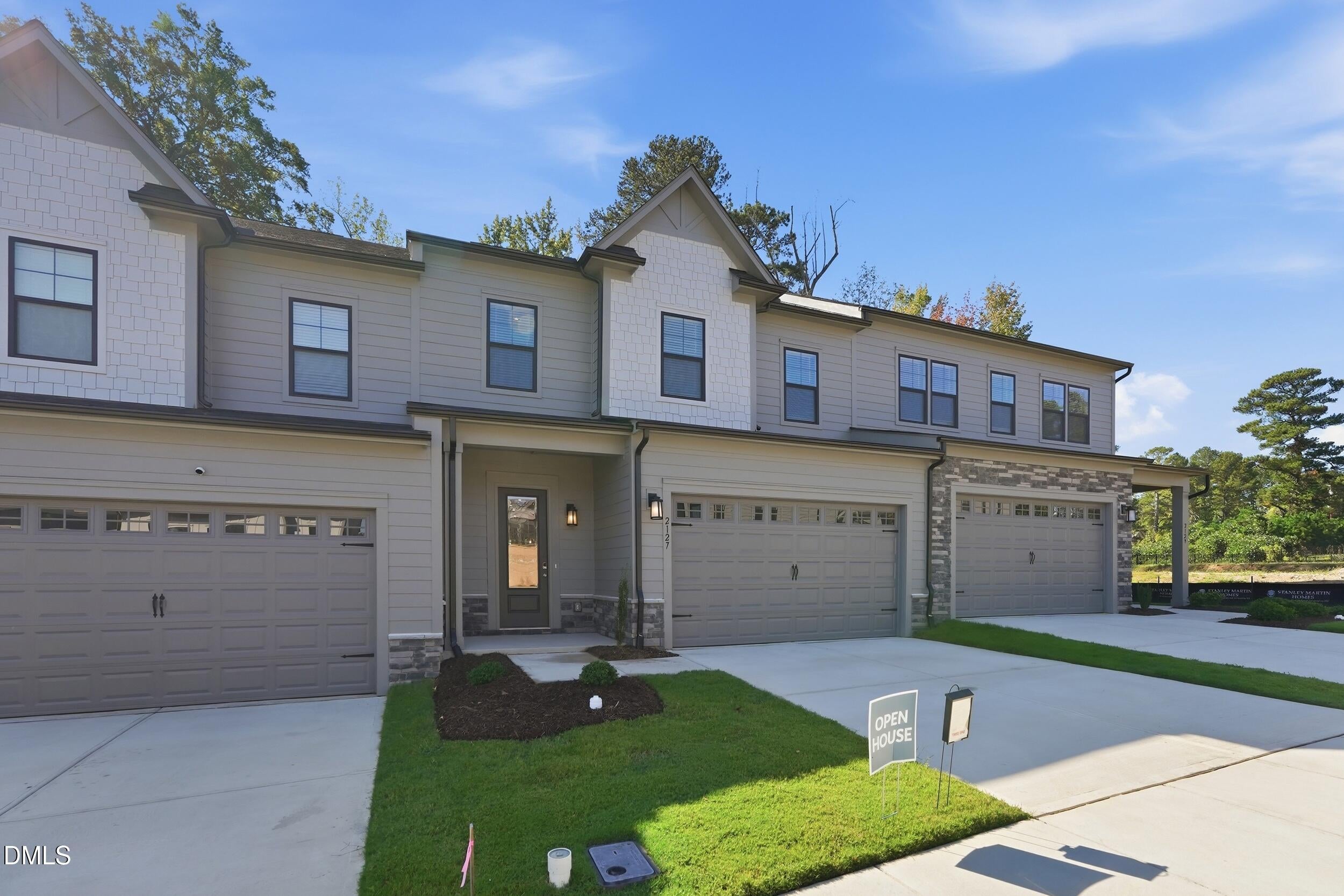 2127 Barrier Rdg Way