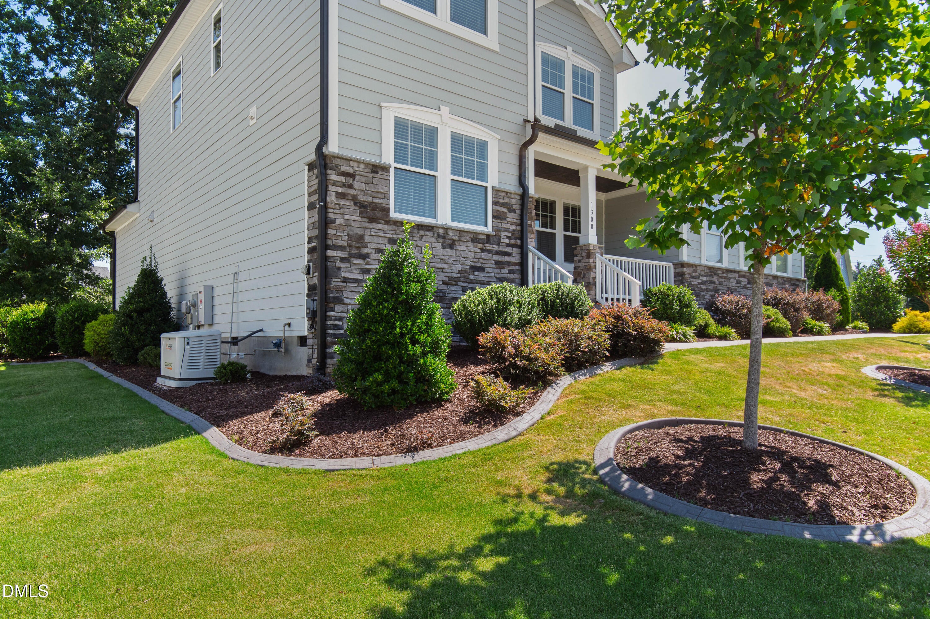1300 Commons Ford Place