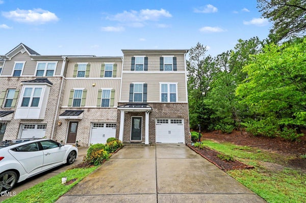 651 BERRY CHASE WAY, CARY, NC 27519 - Image ed2c05bd677e71a9067f7e16ca870bd8/945946839