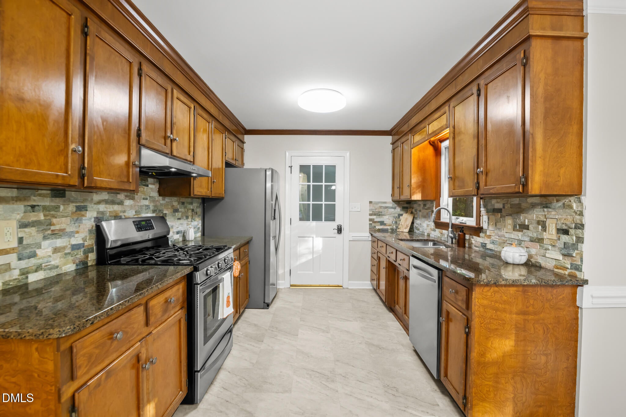 2004 Virginia Dare Place
