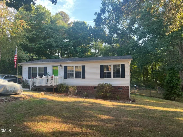 2609 Lannie Drive, photo 2 of 32