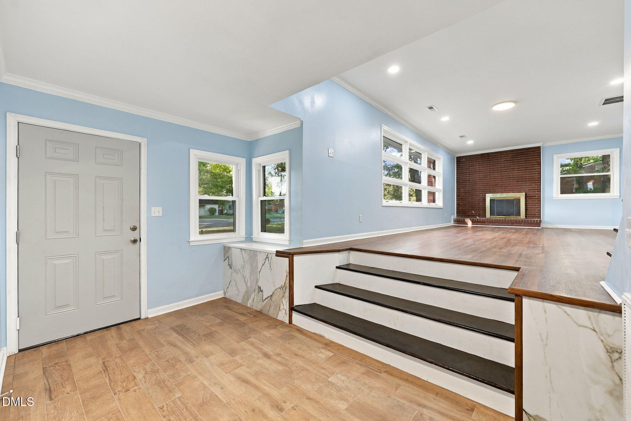 532 Oakwood Lane