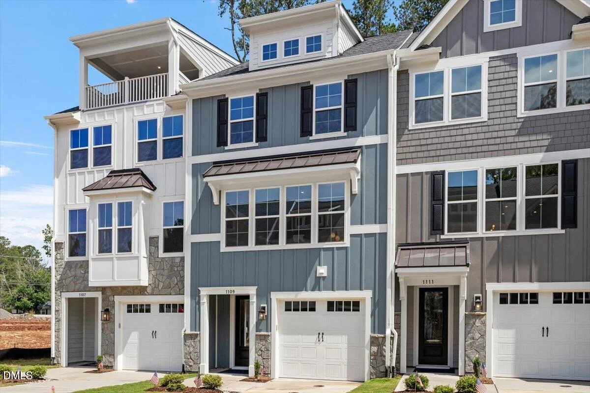 1109 Blackthorn Lane