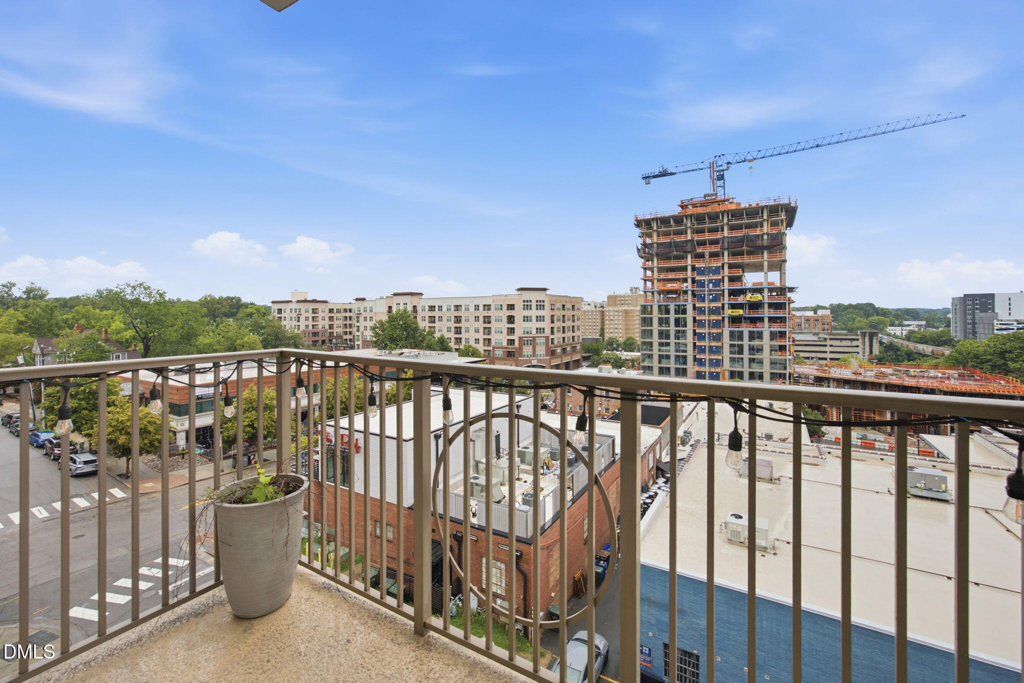 222 Glenwood Avenue 501