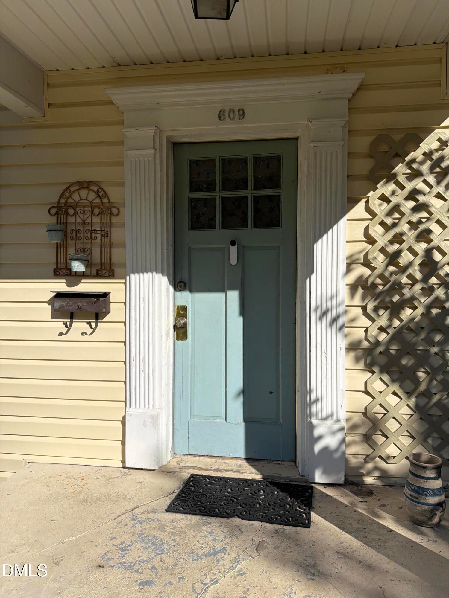 609 S Fuquay Avenue