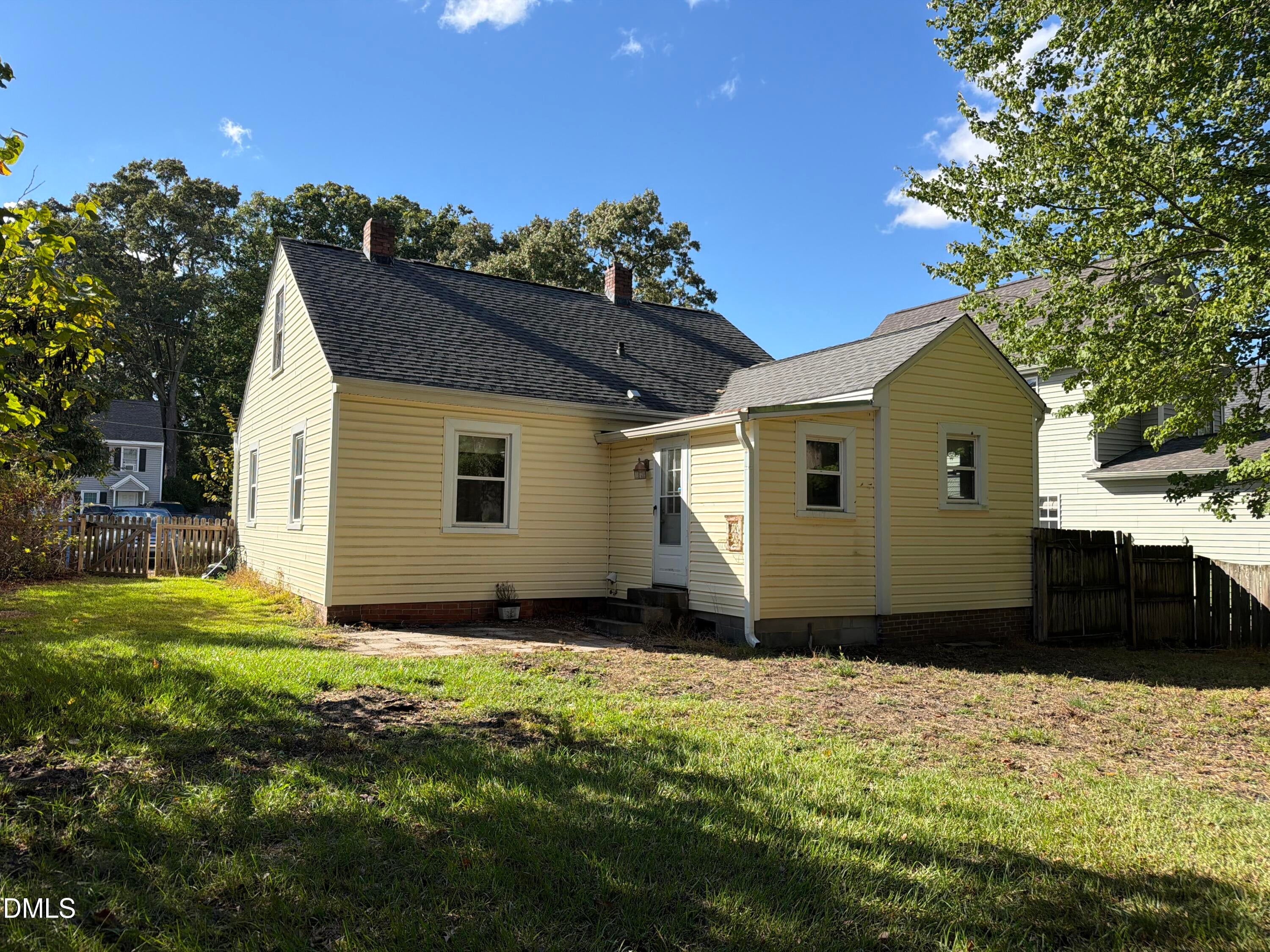 609 S Fuquay Avenue