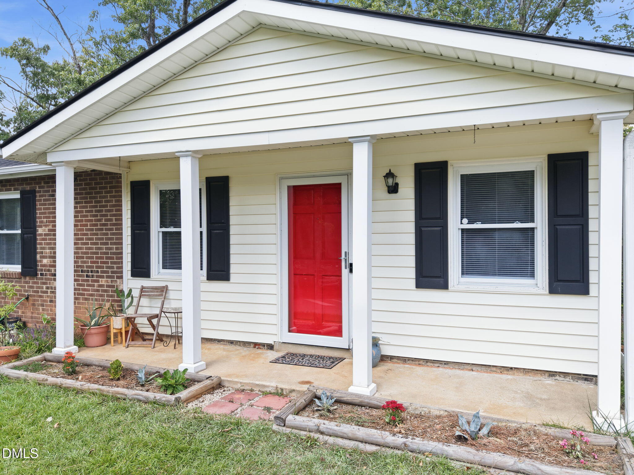 7401 Longstreet Drive