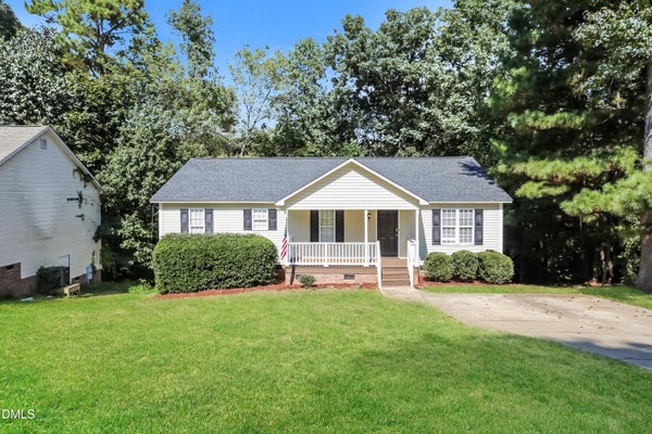 3012 BRITTANY DR, CLAYTON, NC 27520 - Image efee63e40029b67d4c27a428bc69e9d7/3717494247