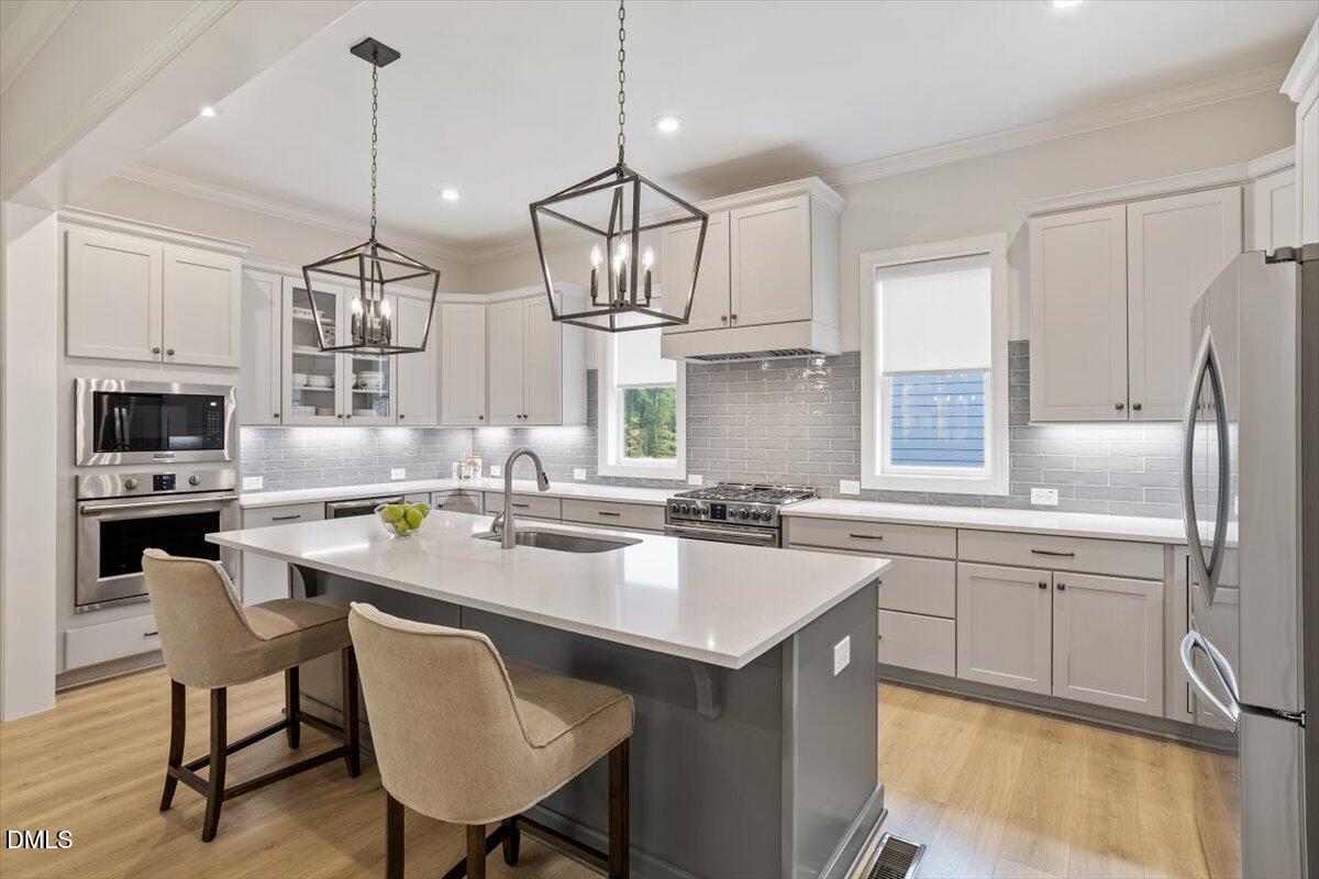 811 Laurelwood Drive