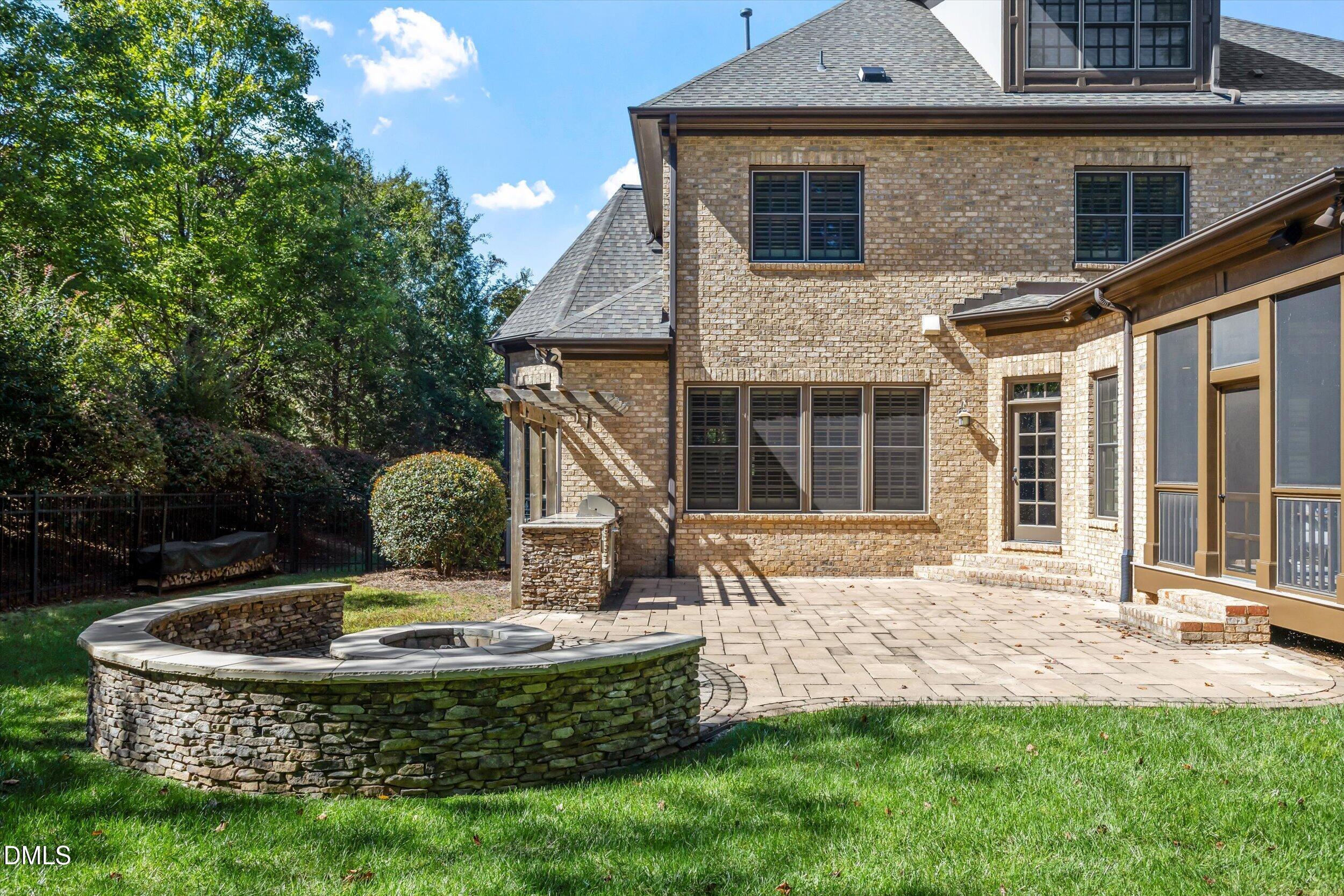 102 Michelangelo Way