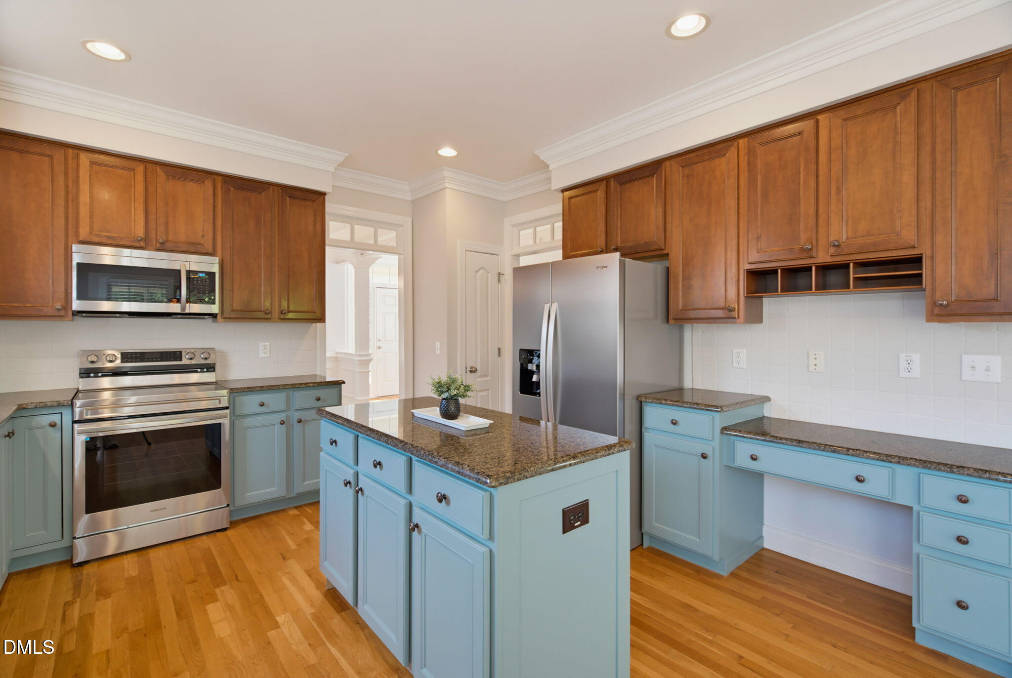 15 Breezewood Court