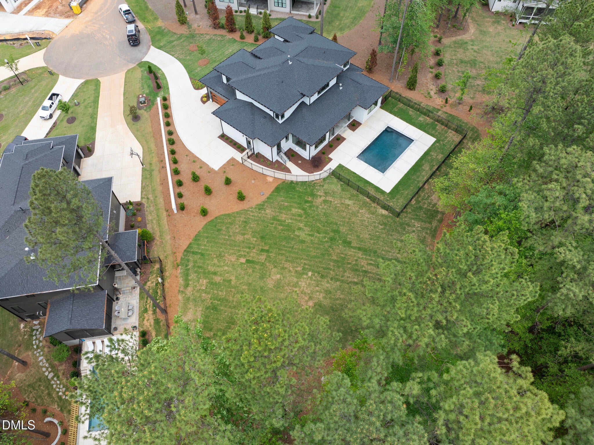 7804 Ailesbury Road