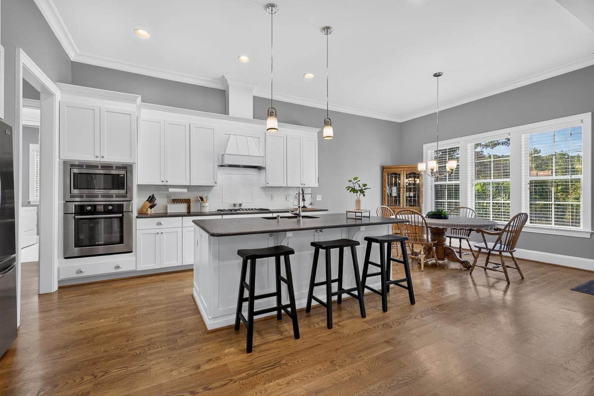 3113 Floresta Drive