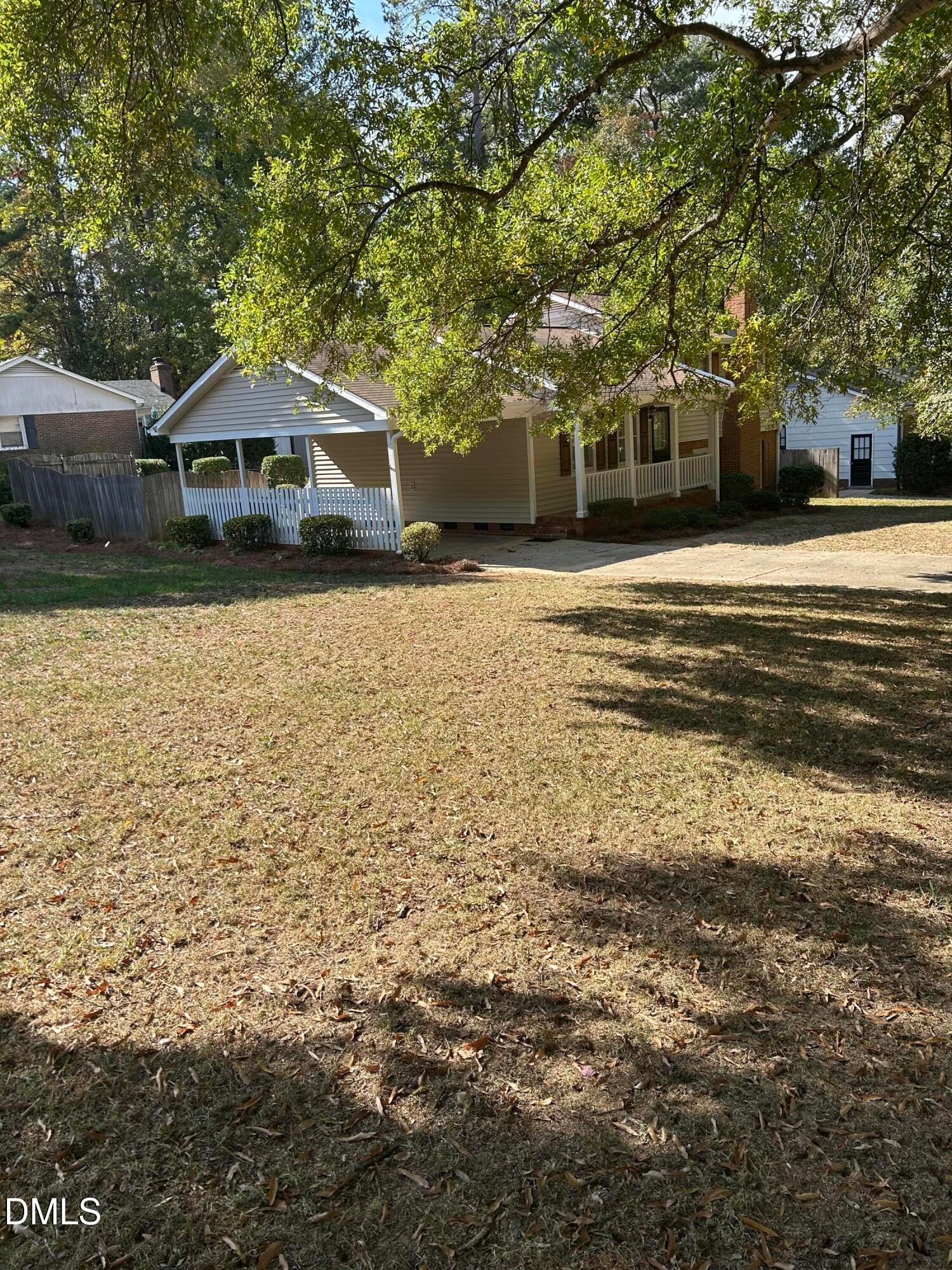 901 Northclift Drive