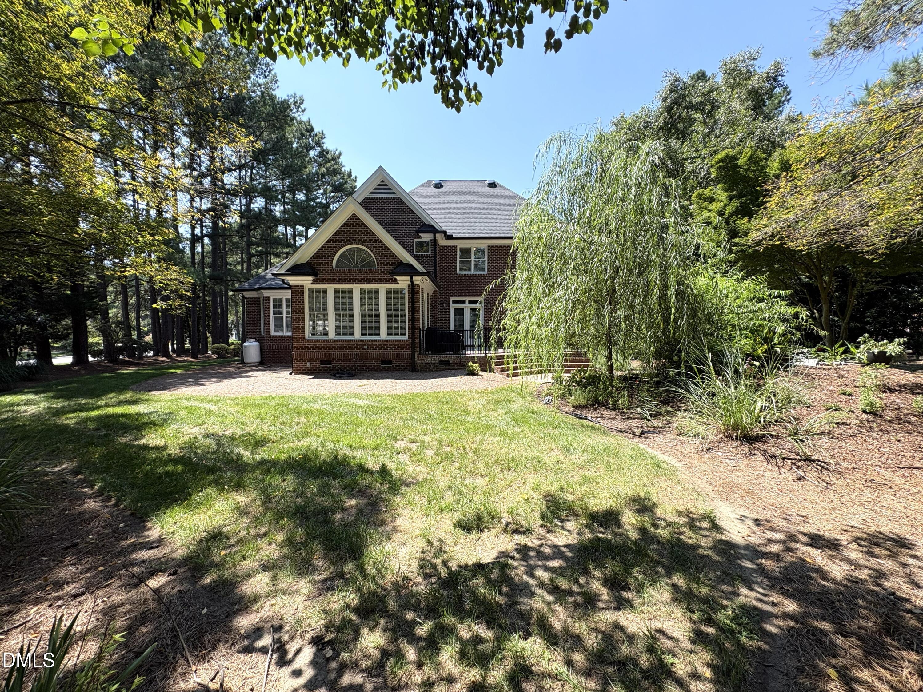 306 Lakeside Circle