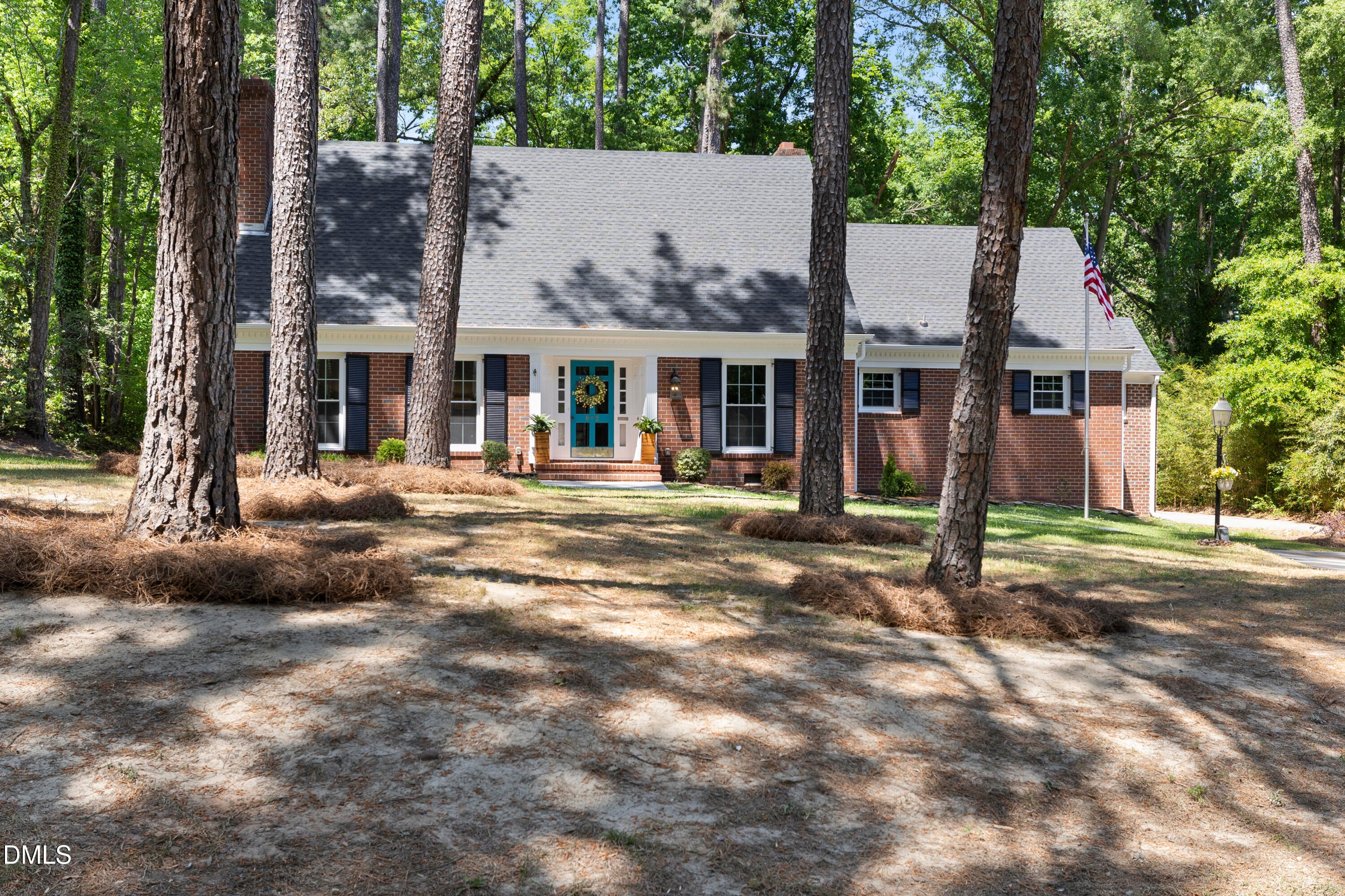 612 W Chisholm