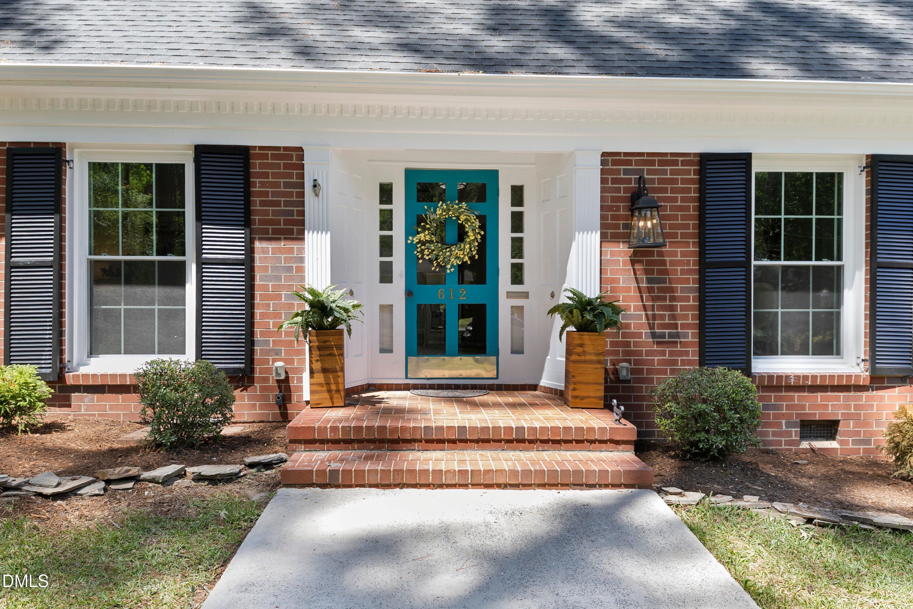 612 W Chisholm