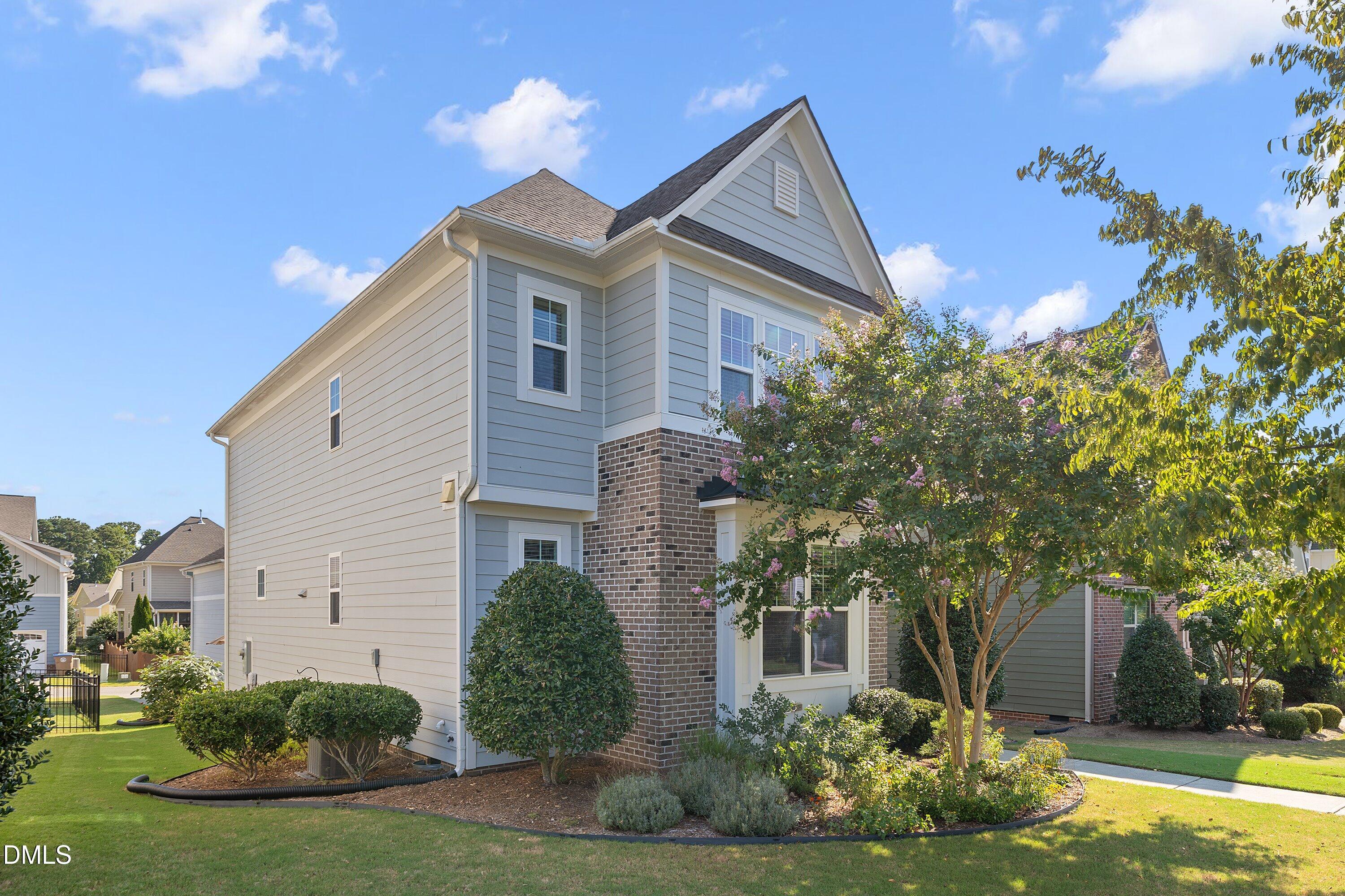 1005 Woodland Grove Way