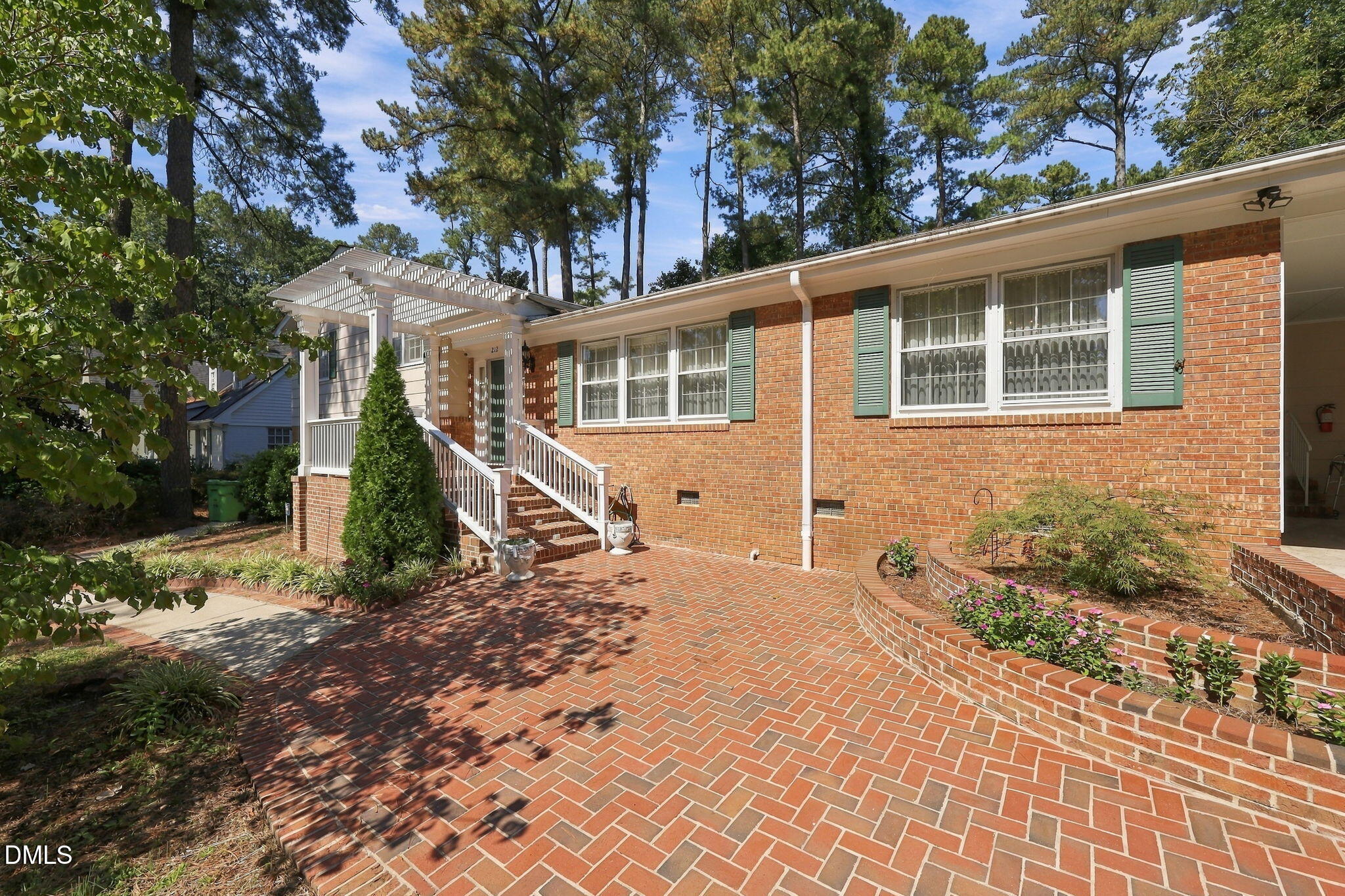 212 Ellwood Drive