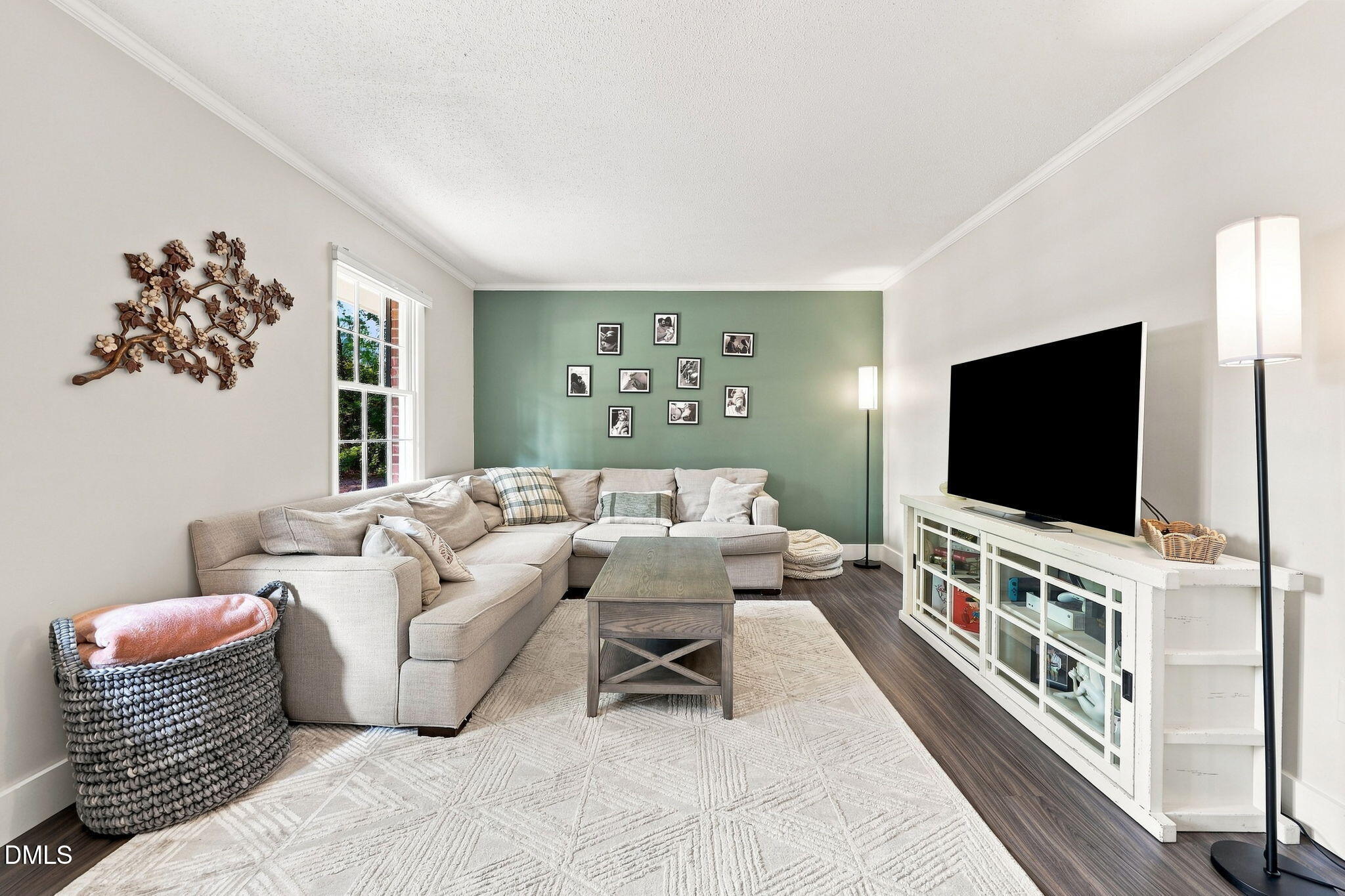 1004 Edgebrook Drive