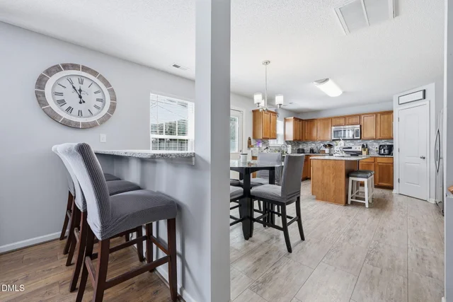 116 W View Drive, photo 5 of 44
