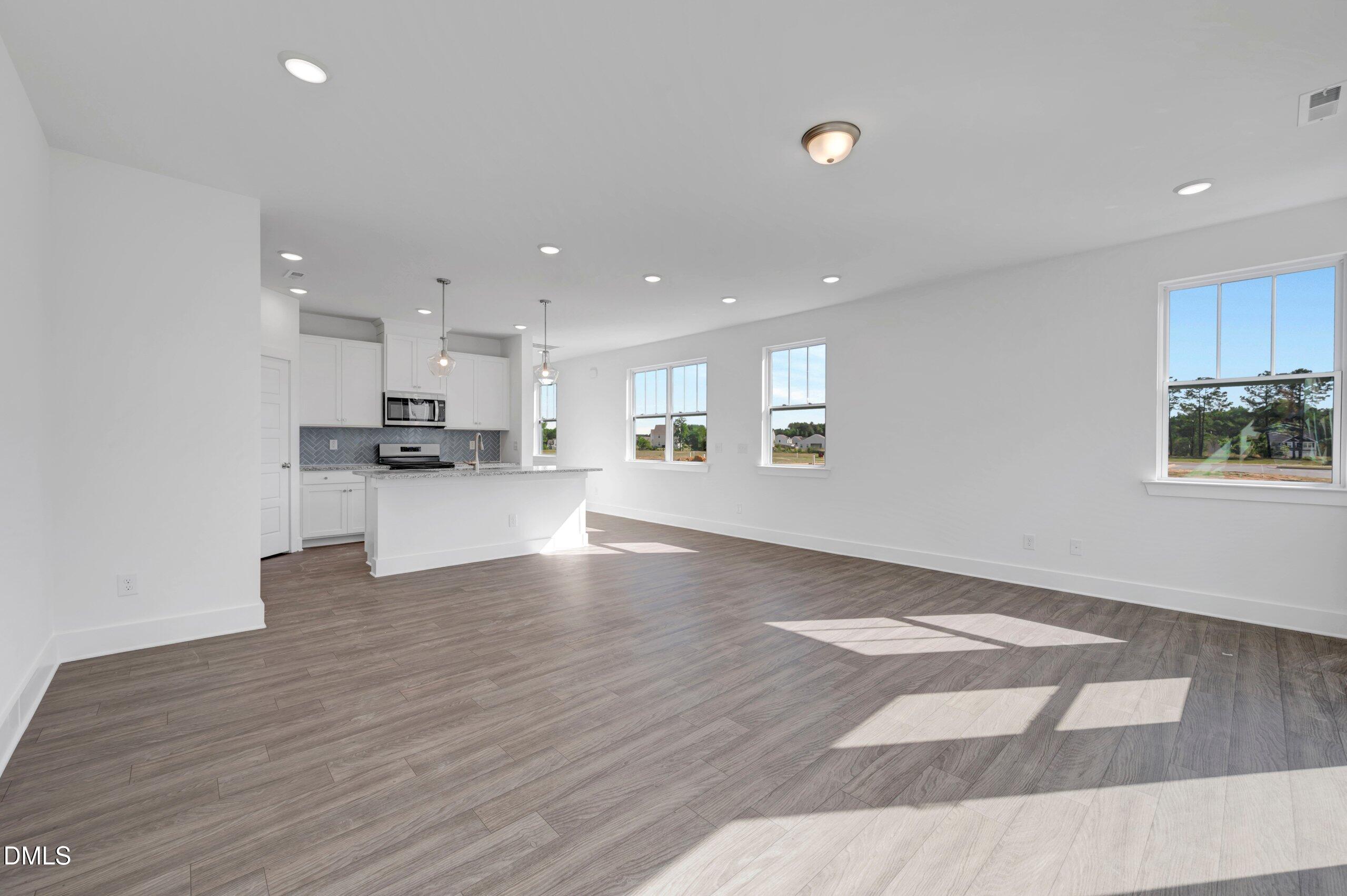 32 Serpens Drive 220