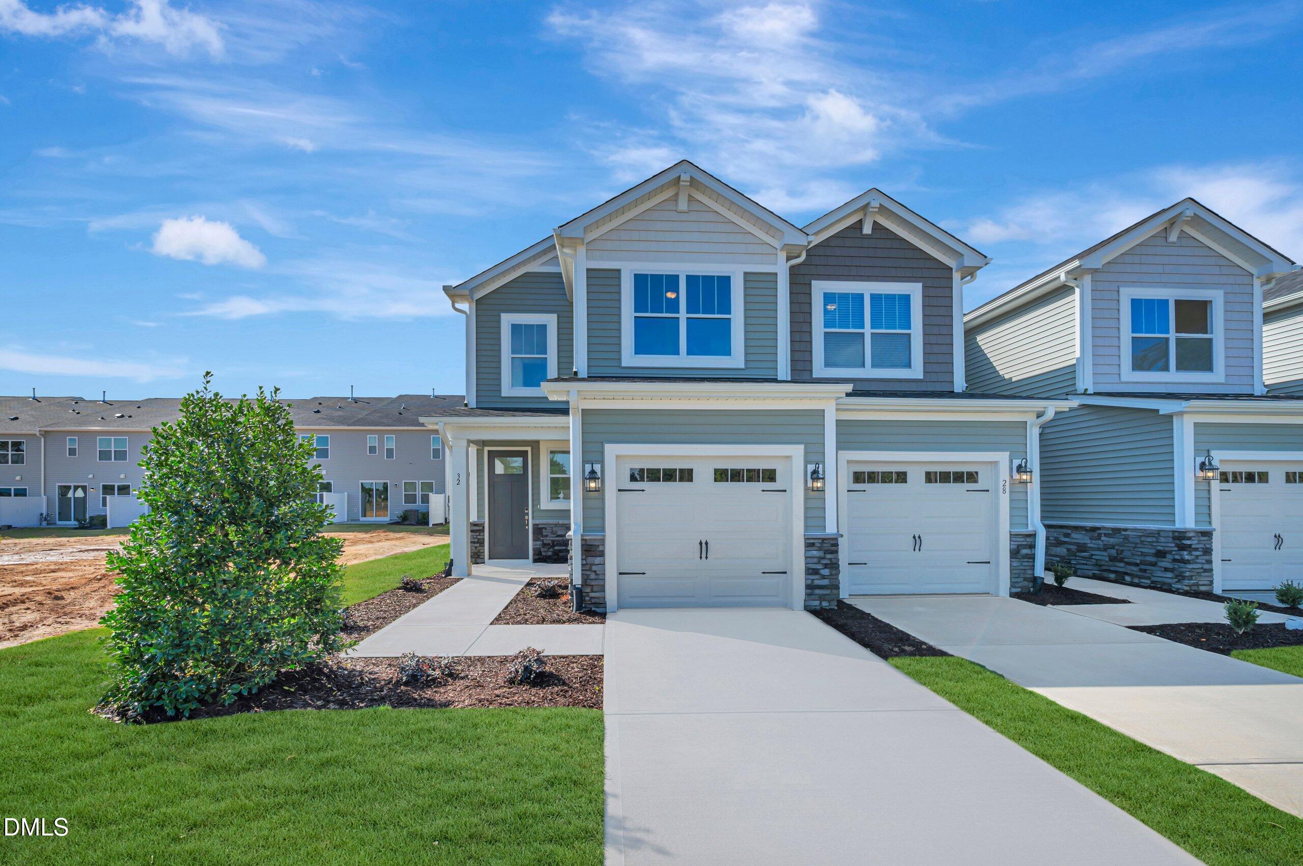 32 Serpens Drive 220