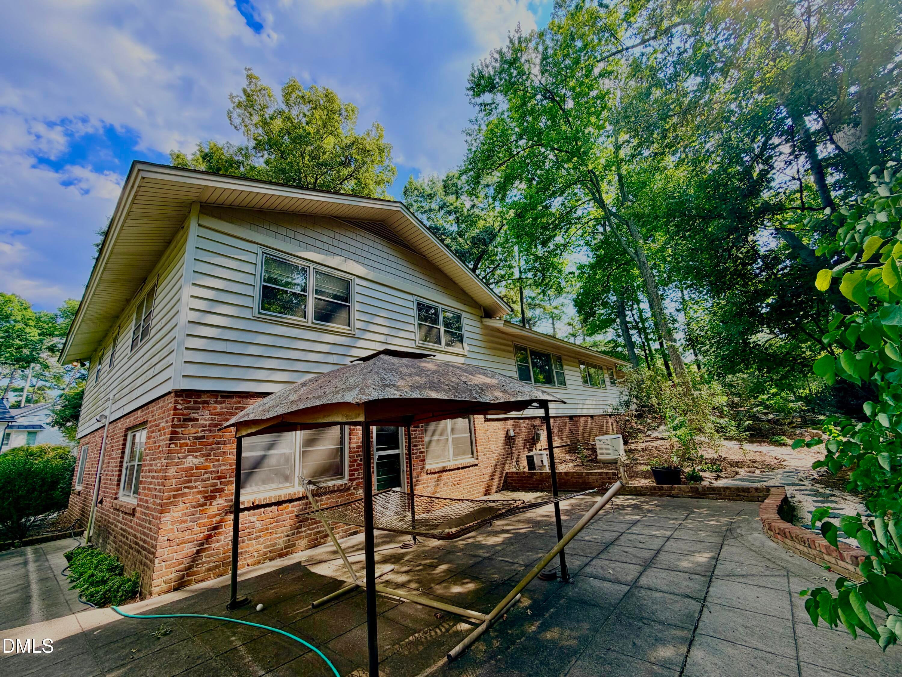 1200 Glen Eden Drive