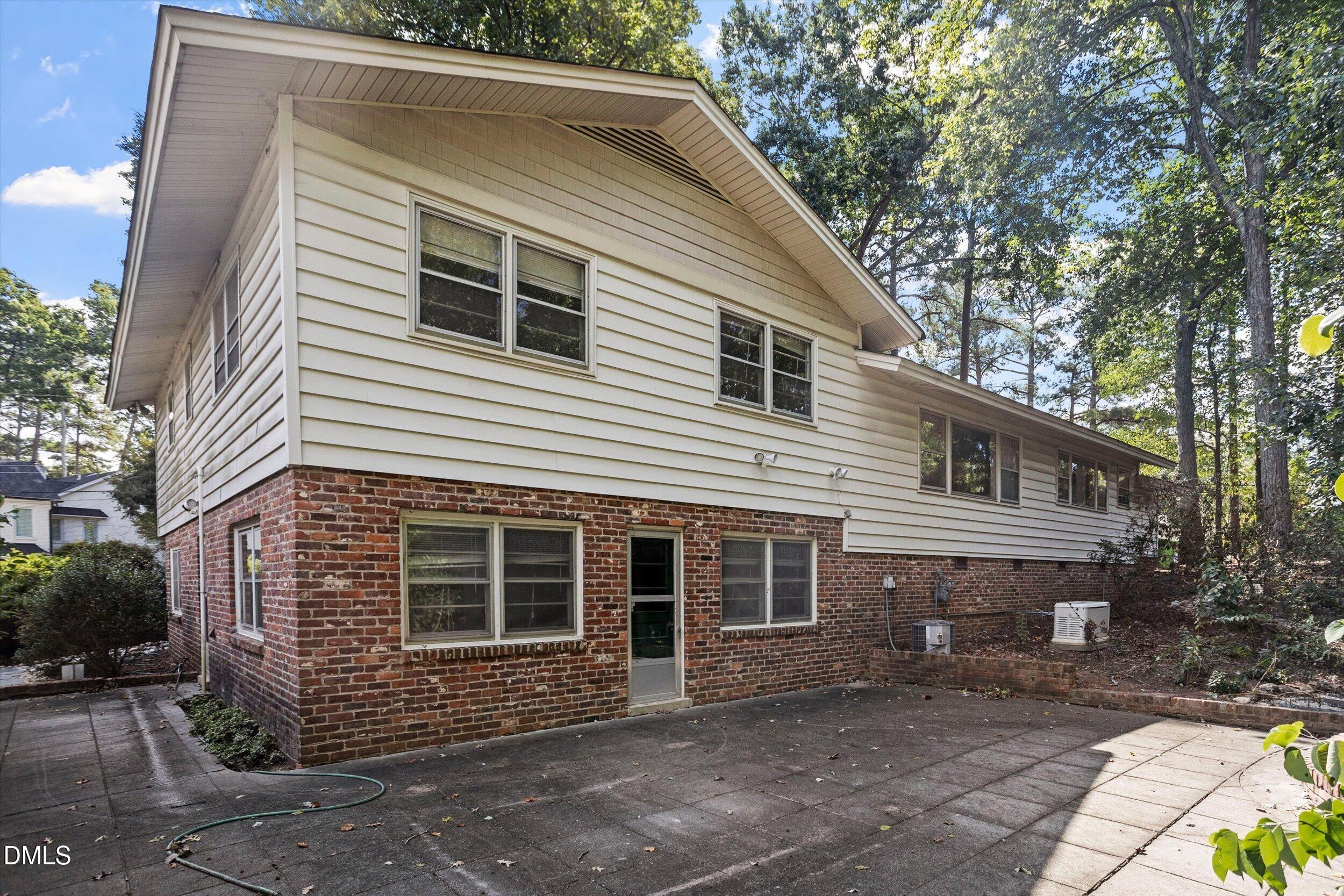 1200 Glen Eden Drive