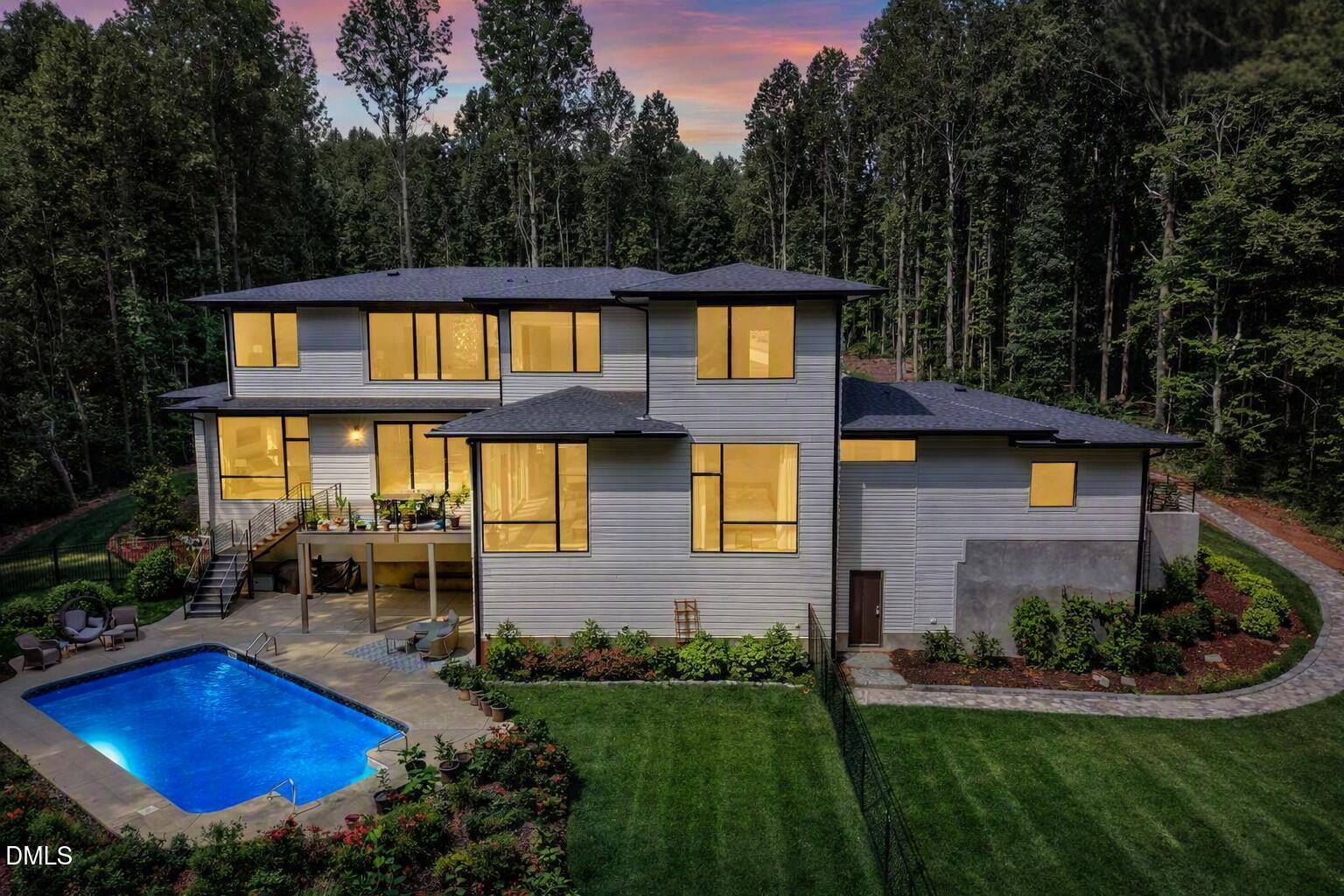 196 Mountaintop Circle