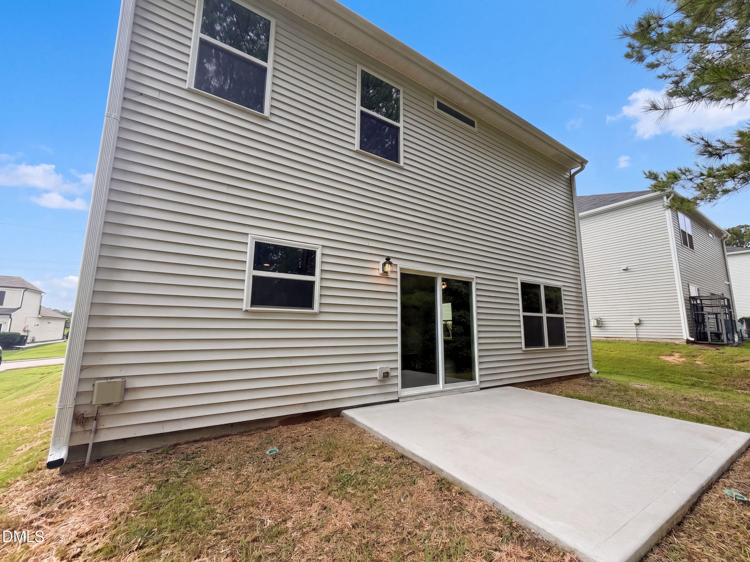 913 Peninsula Place