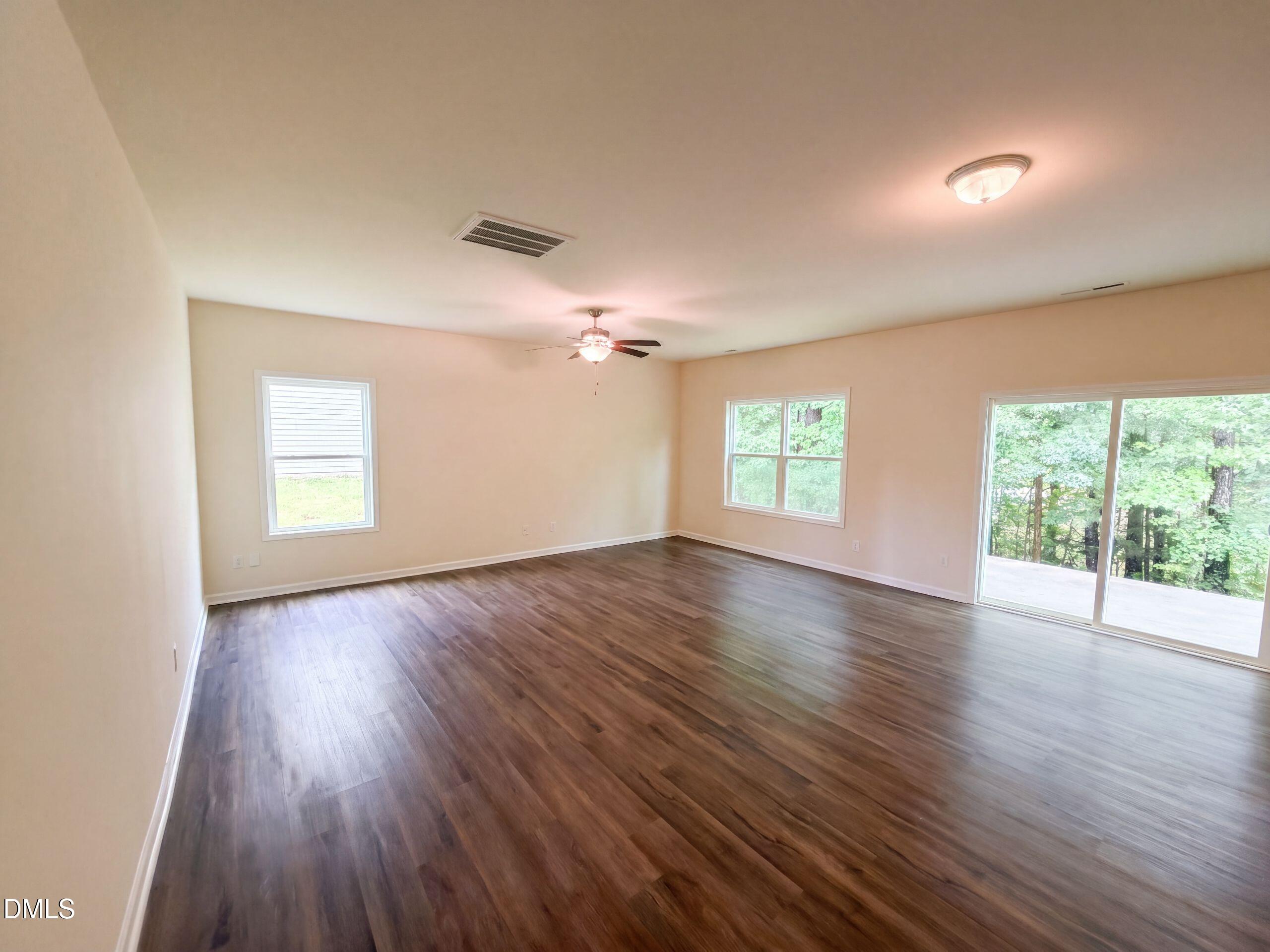 913 Peninsula Place