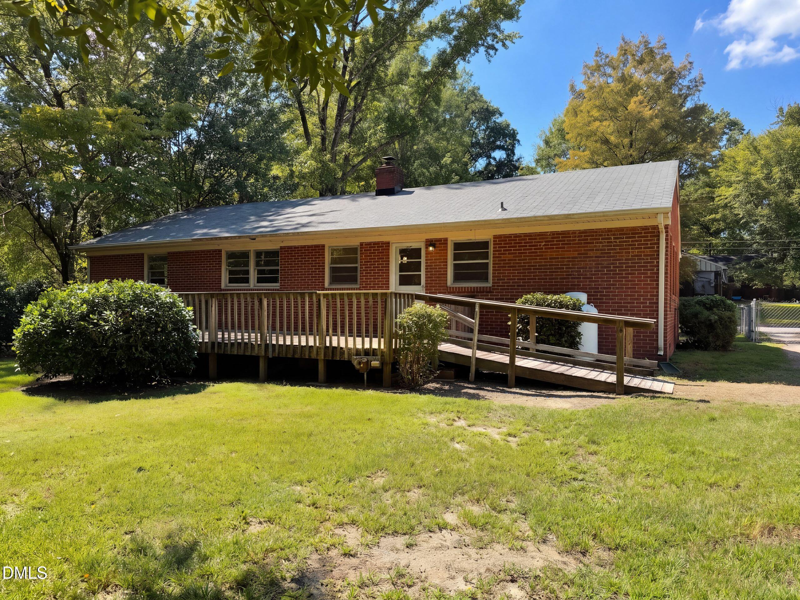 3811 Woodside Road