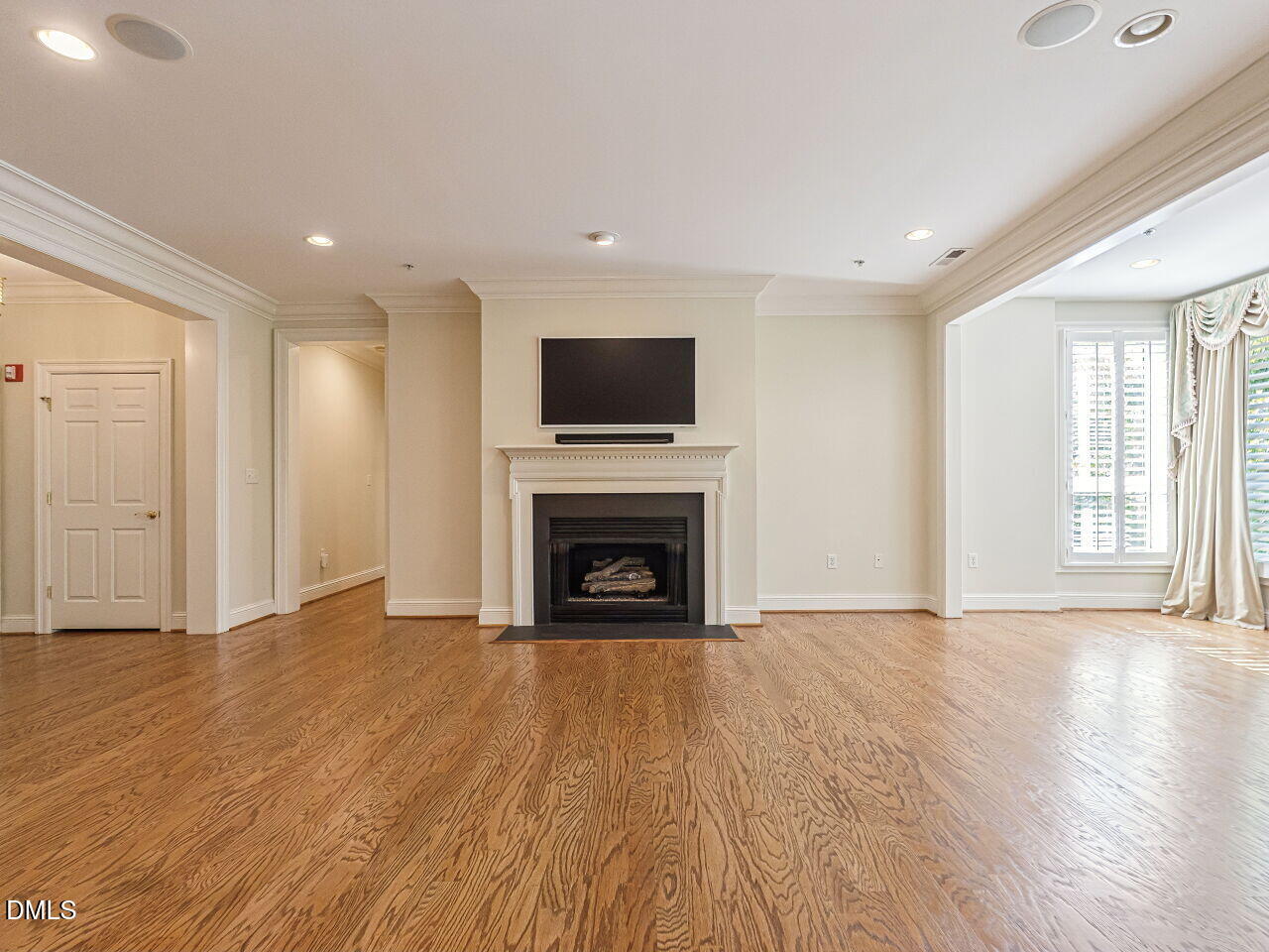 2701 Glenwood Gardens Lane 208