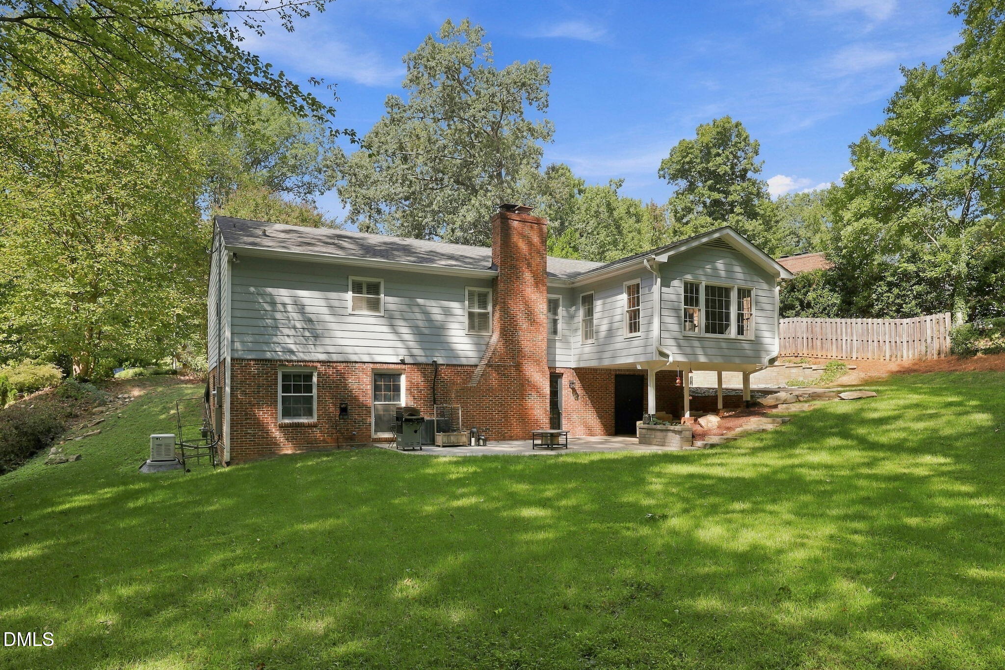 2404 Rockridge Court