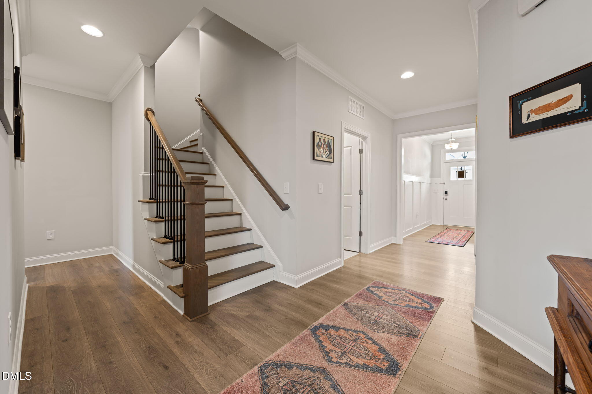 749 Strathwood Way