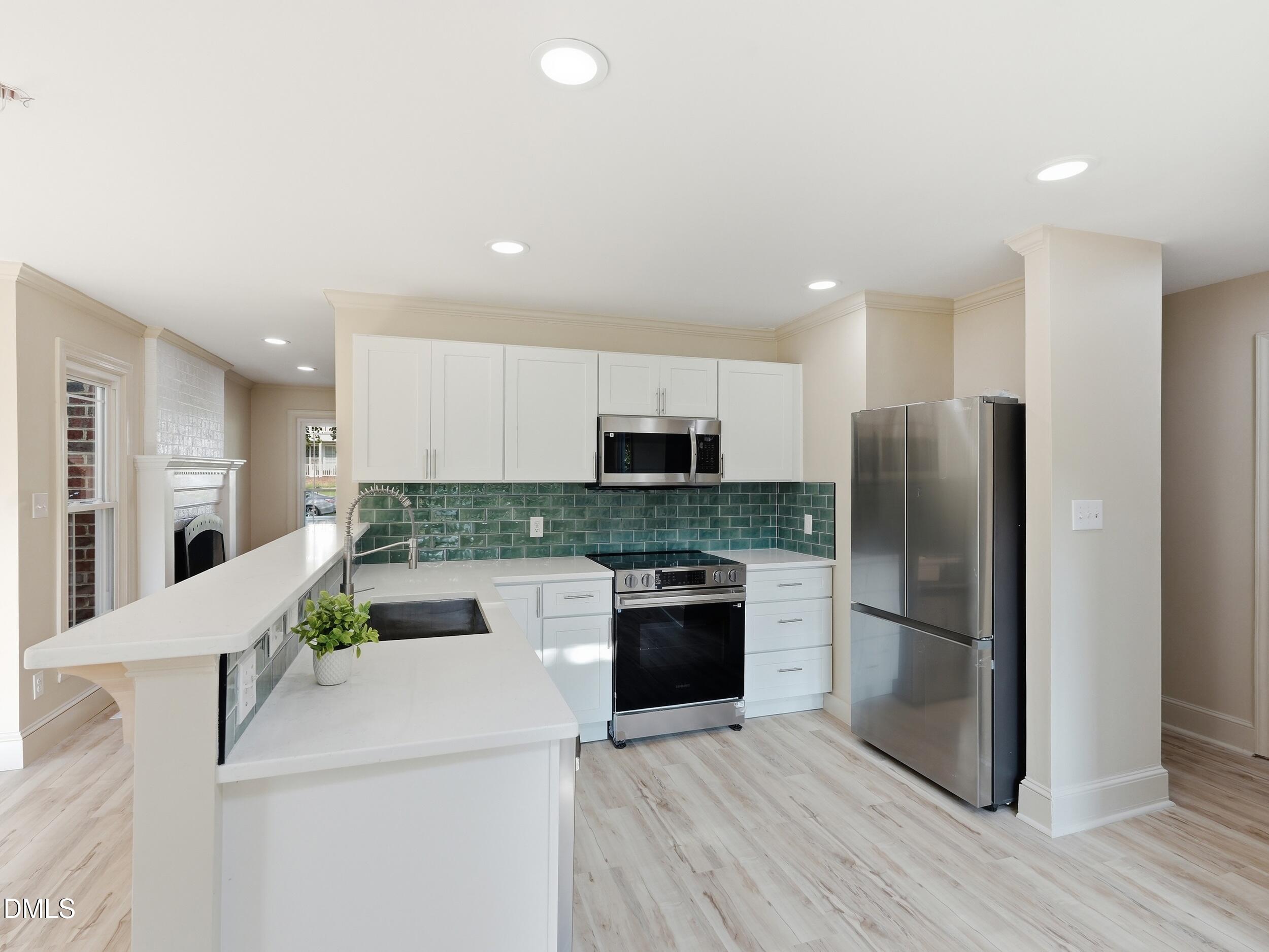 619 Commander Drive