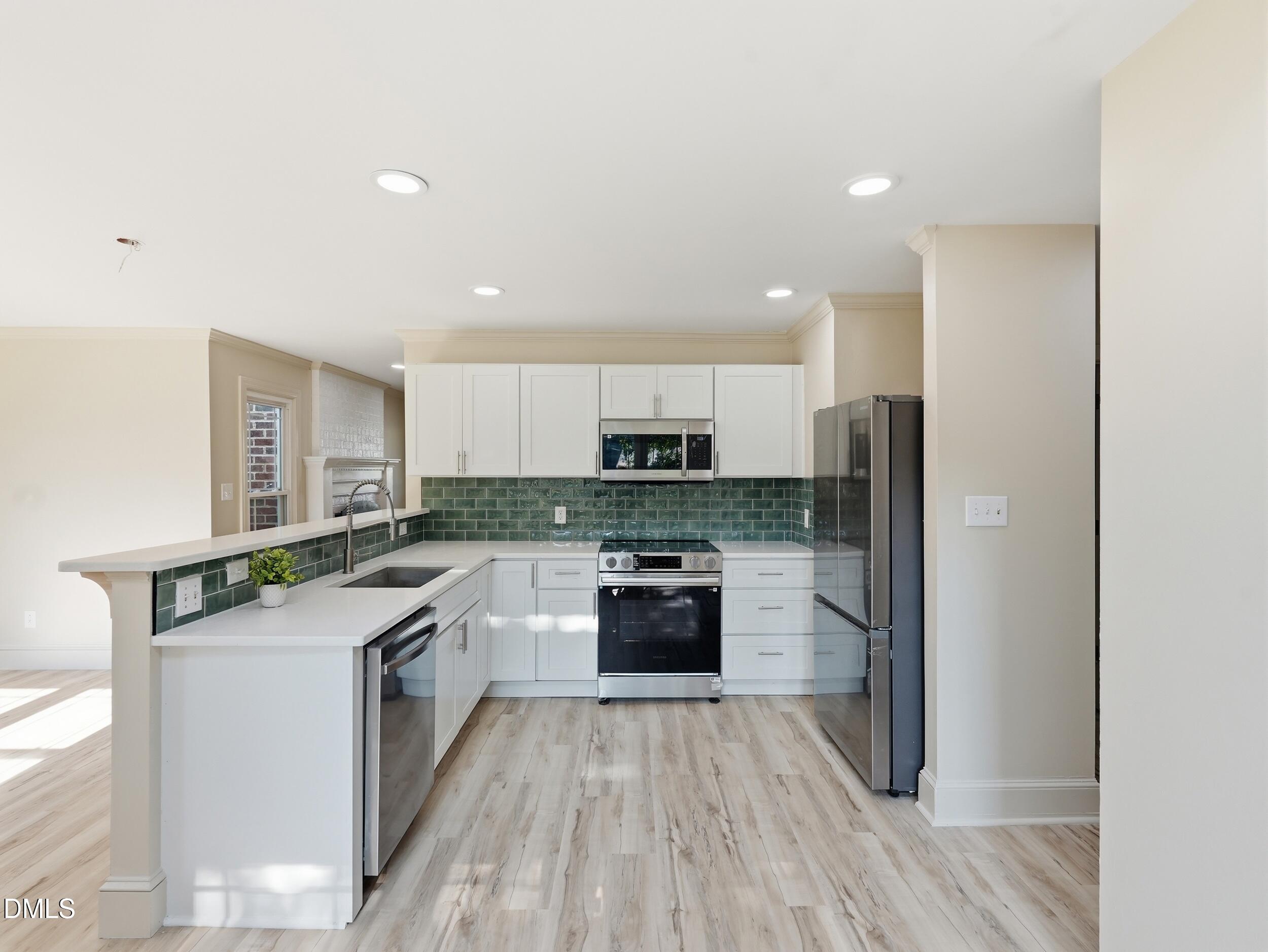 619 Commander Drive