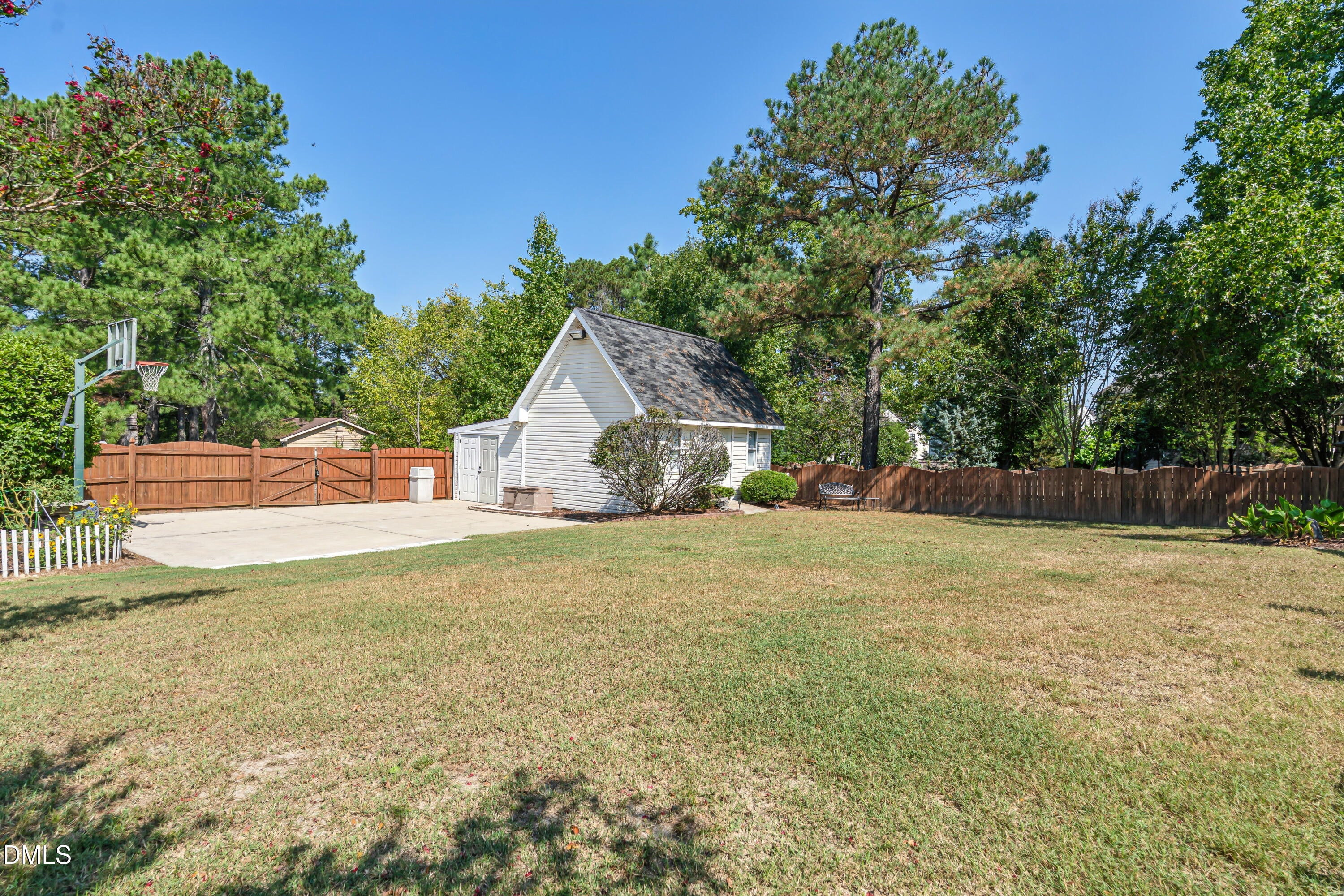 6301 Willowlawn Drive