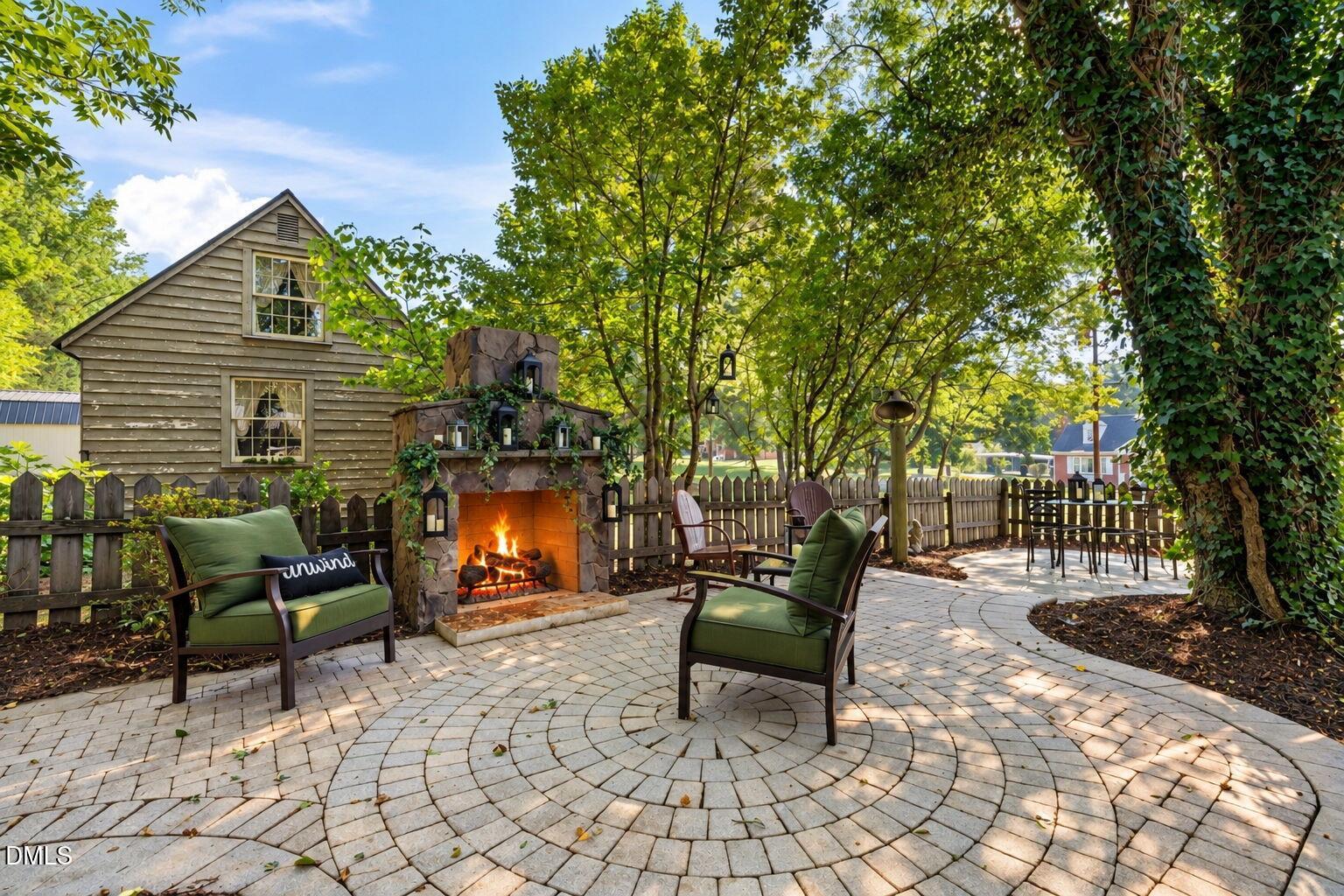 118 Shiney Rock Road