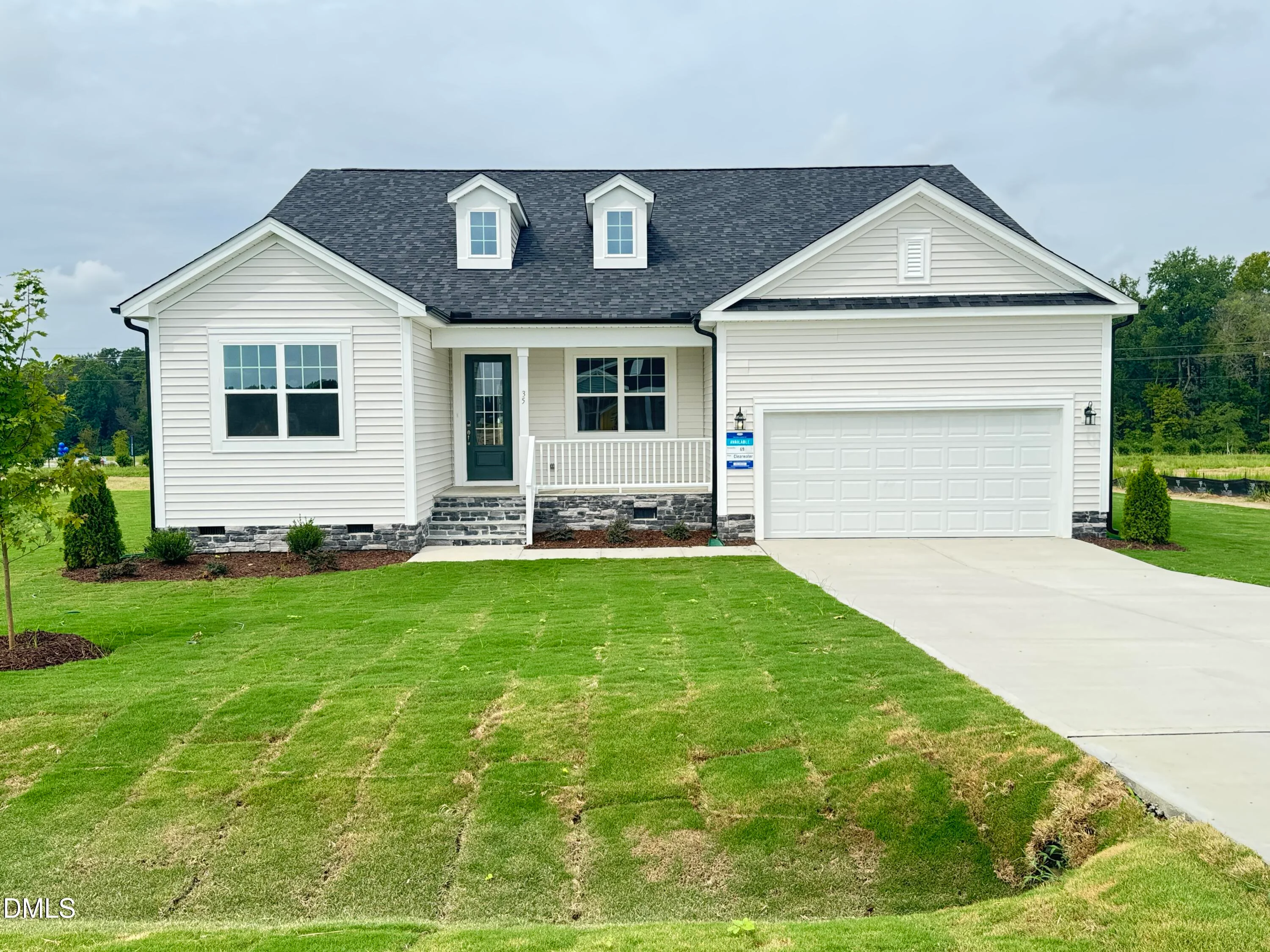 35 Windward Place