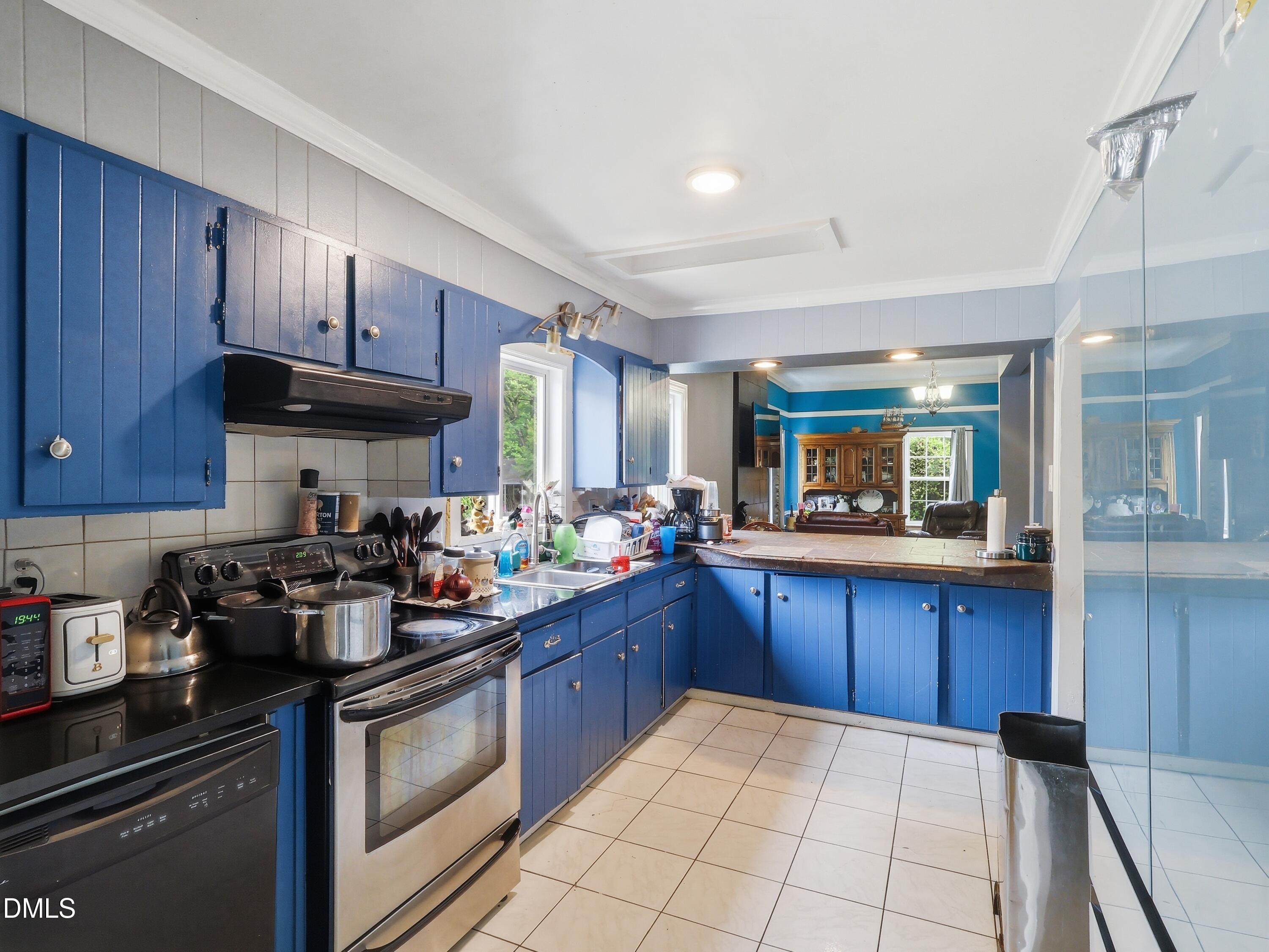 5 Lakewood Drive
