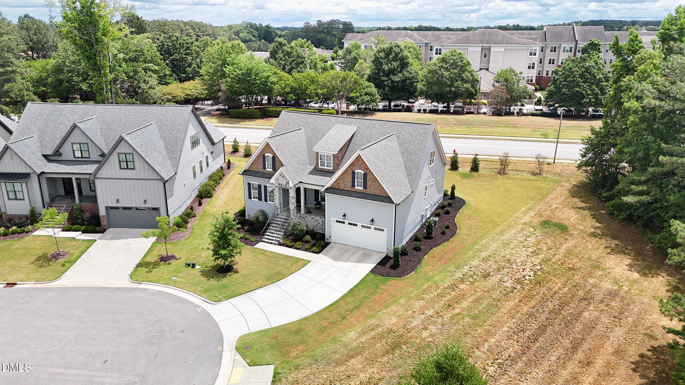802 Laurelwood Drive